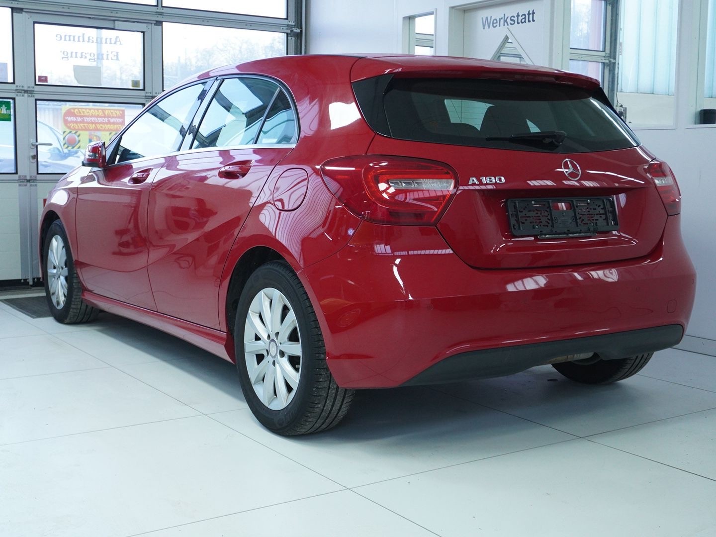 MERCEDES-BENZ A 180 Style 7G-DCT-image-1
