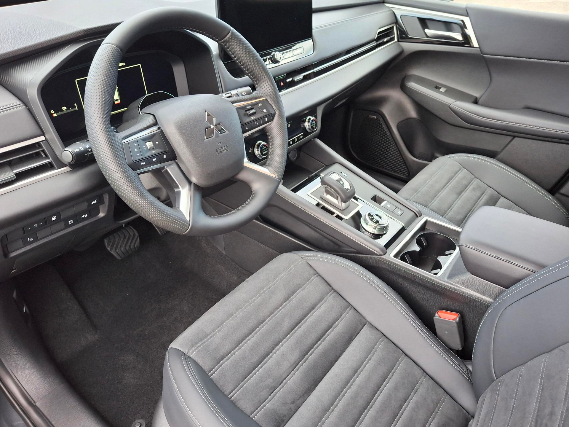 MITSUBISHI Outlander 2.4 PHEV Intense 4WD Automatic-image-6
