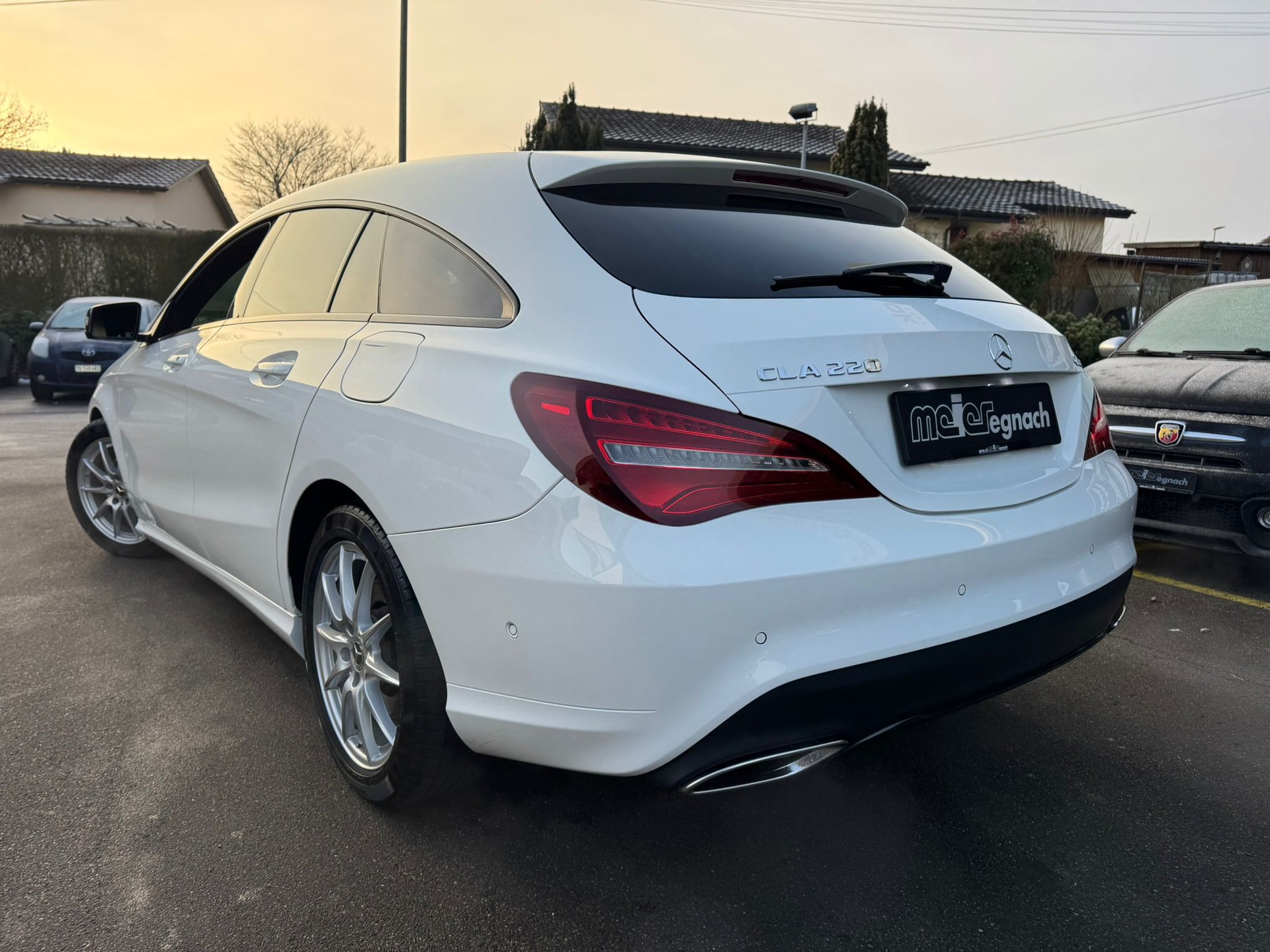 MERCEDES-BENZ CLA Shooting Brake 220 Urban 4Matic 7G-DCT-image-5