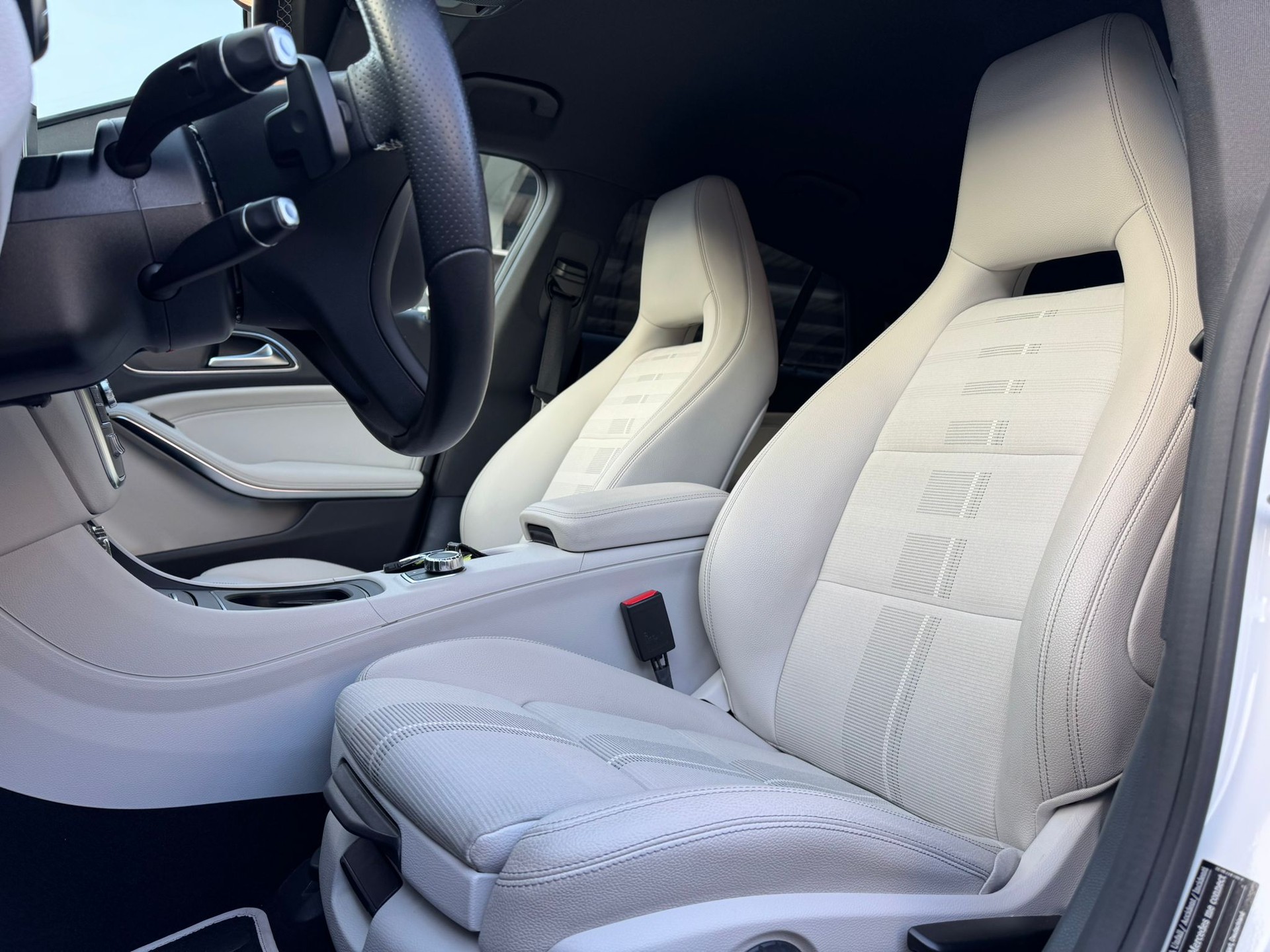 MERCEDES-BENZ CLA Shooting Brake 220 Urban 4Matic 7G-DCT-image-9