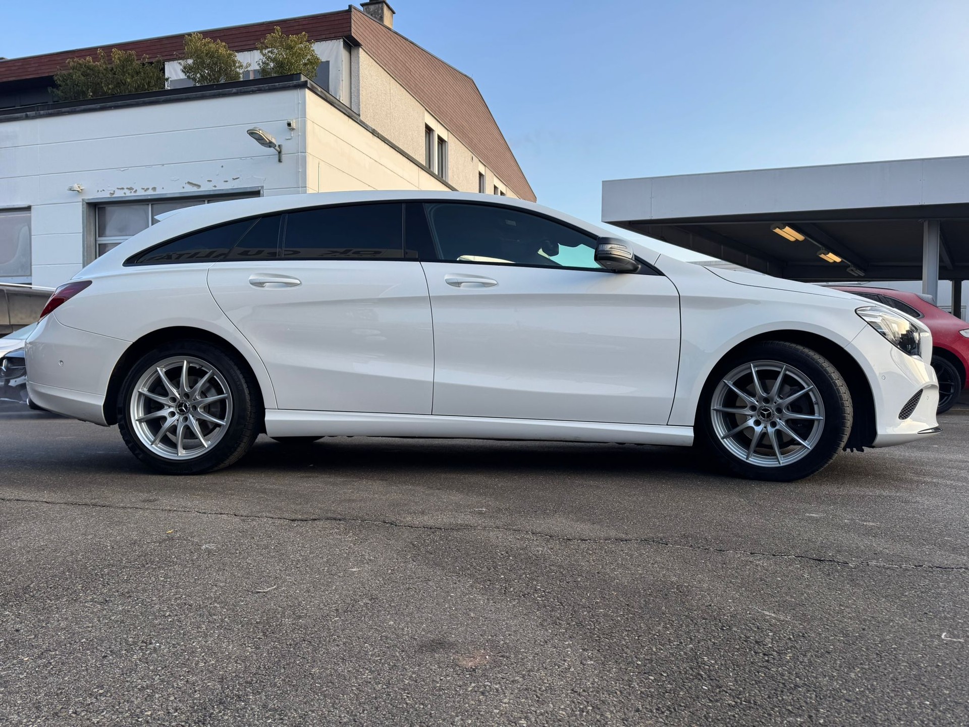 MERCEDES-BENZ CLA Shooting Brake 220 Urban 4Matic 7G-DCT-image-3