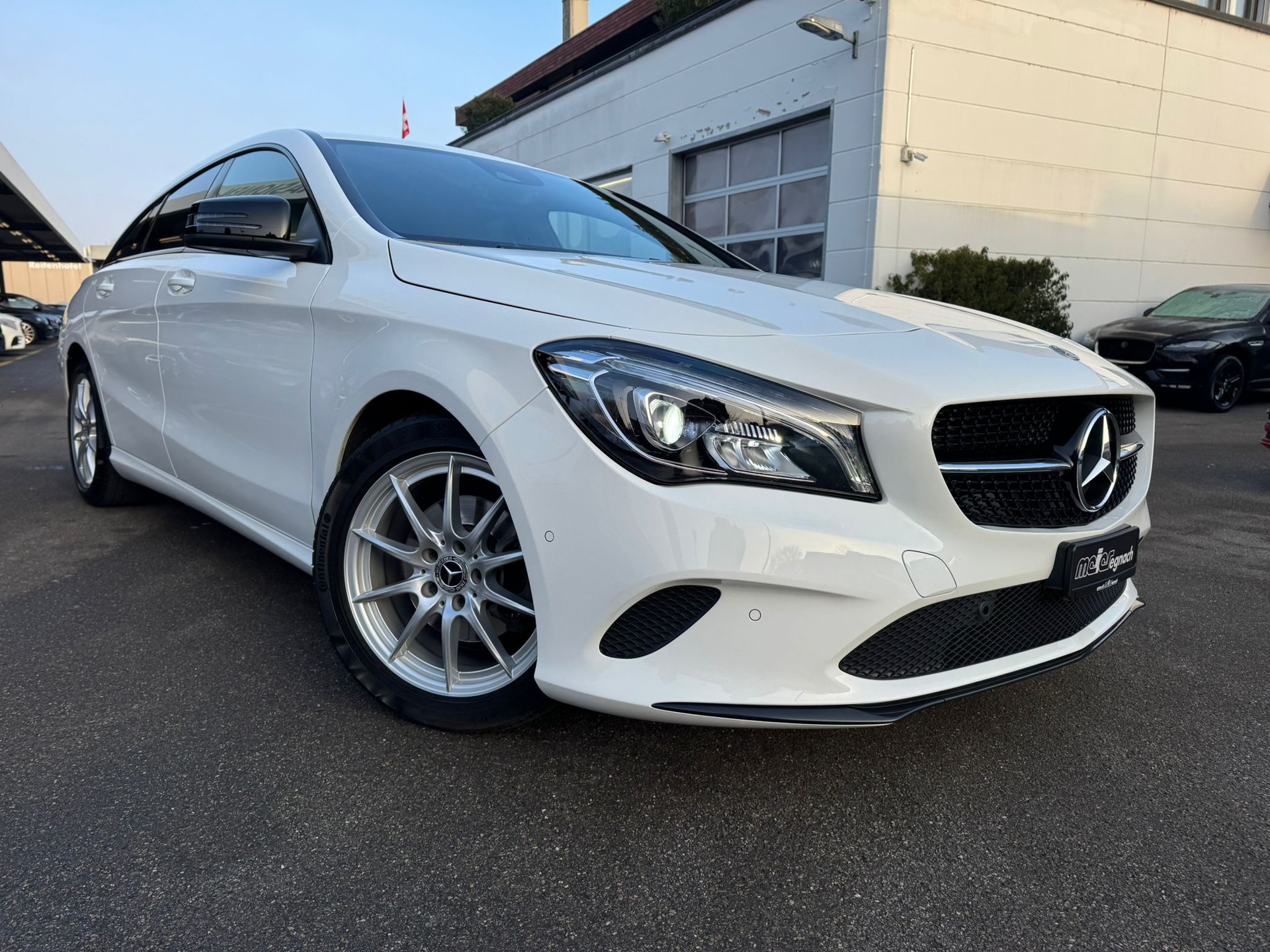MERCEDES-BENZ CLA Shooting Brake 220 Urban 4Matic 7G-DCT-image-1
