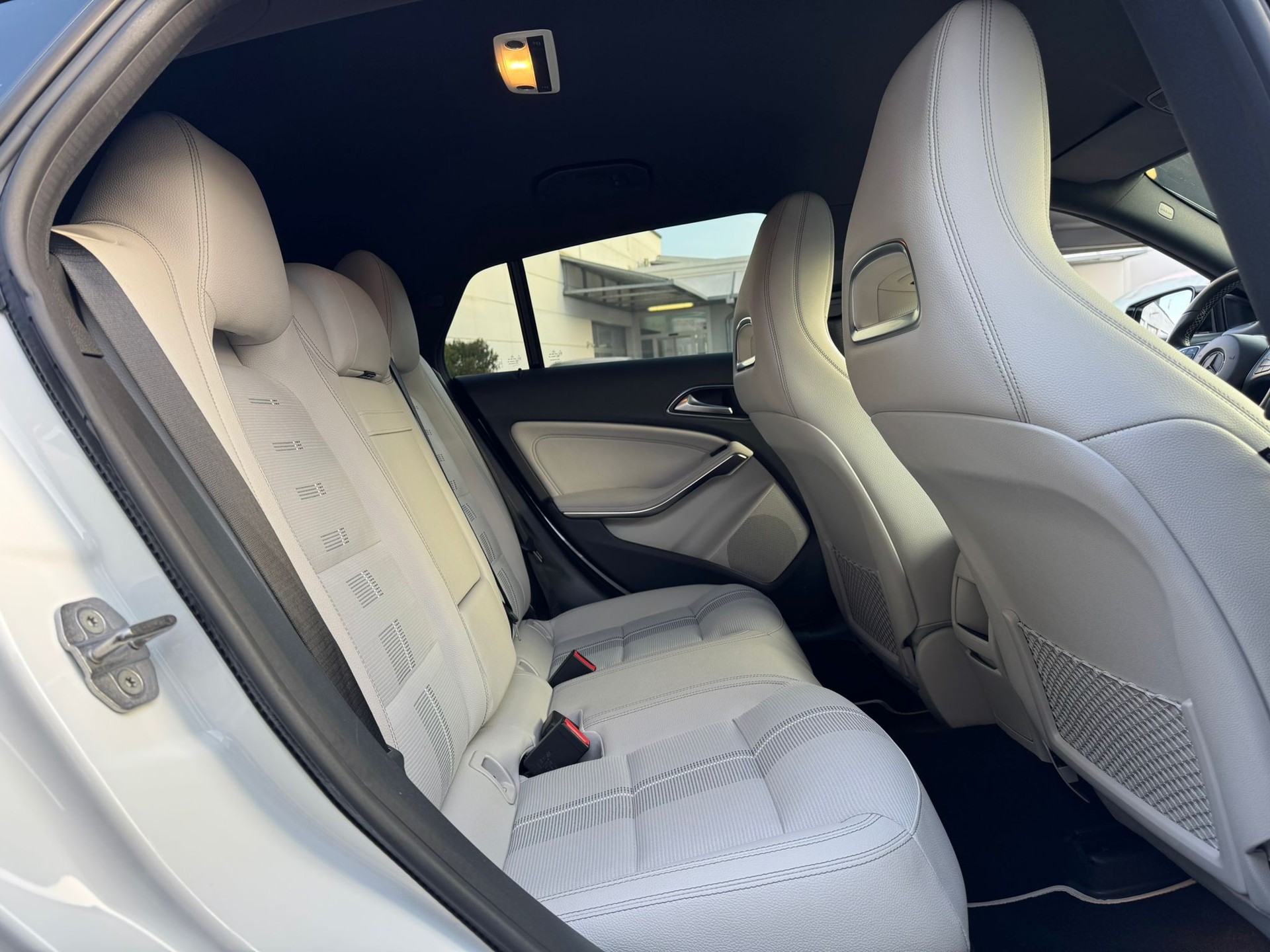 MERCEDES-BENZ CLA Shooting Brake 220 Urban 4Matic 7G-DCT-image-12