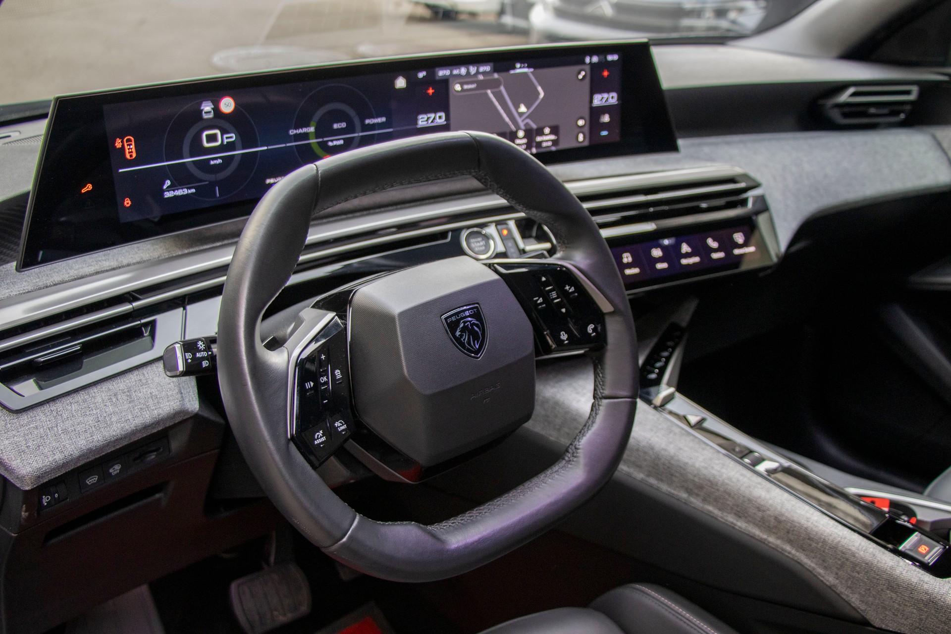 PEUGEOT 3008 145 e-DSC6 Hybrid Allure-image-5