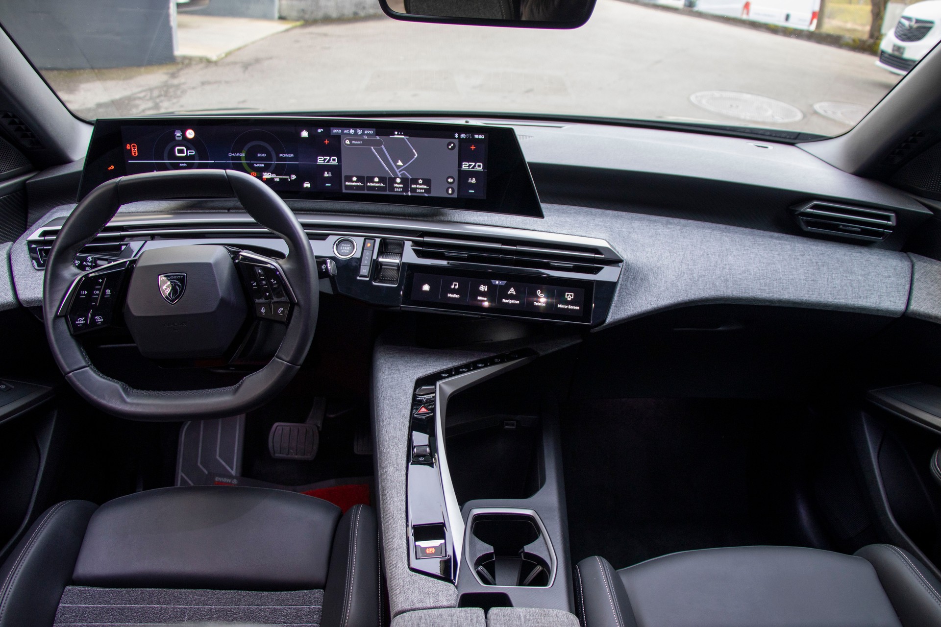 PEUGEOT 3008 145 e-DSC6 Hybrid Allure-image-6