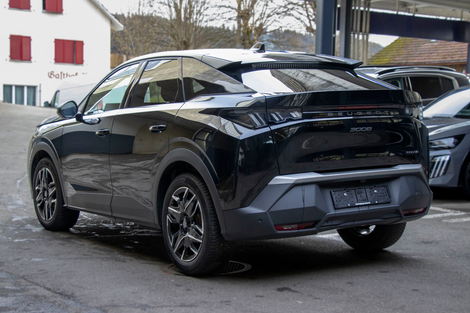 PEUGEOT 3008 145 e-DSC6 Hybrid Allure-image-1