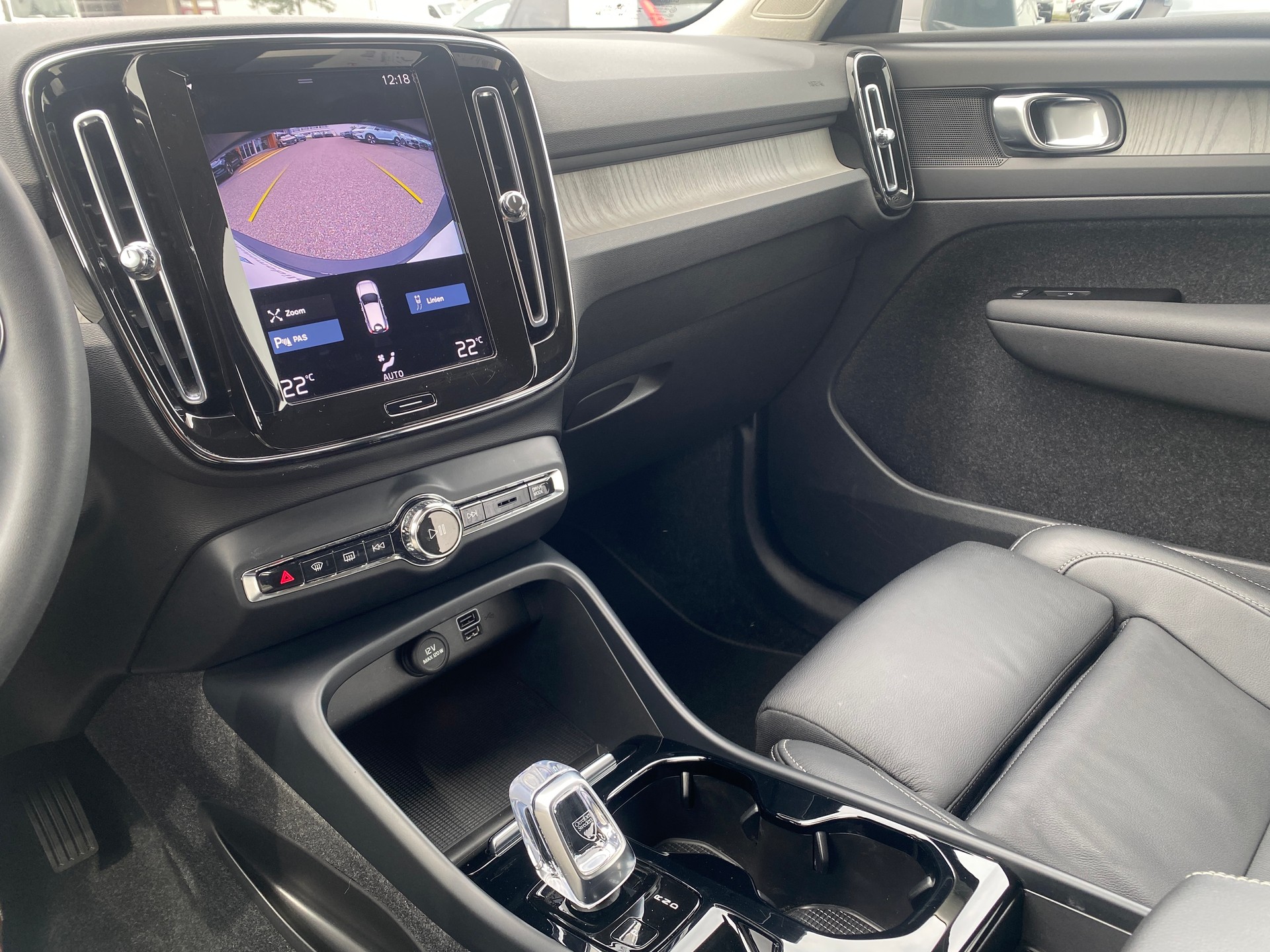 VOLVO XC40 T5 TwE Inscription DCT-image-11