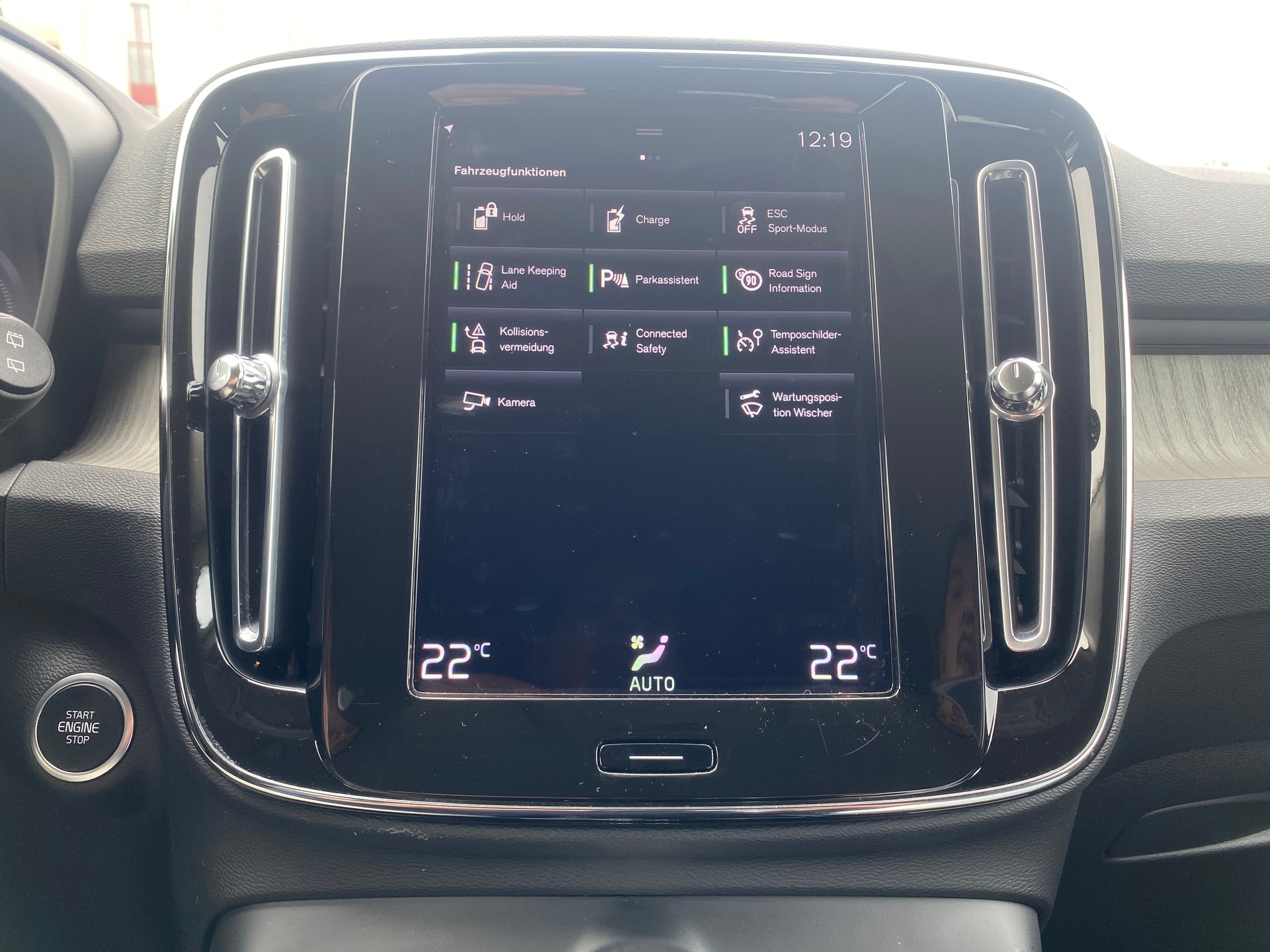 VOLVO XC40 T5 TwE Inscription DCT-image-12