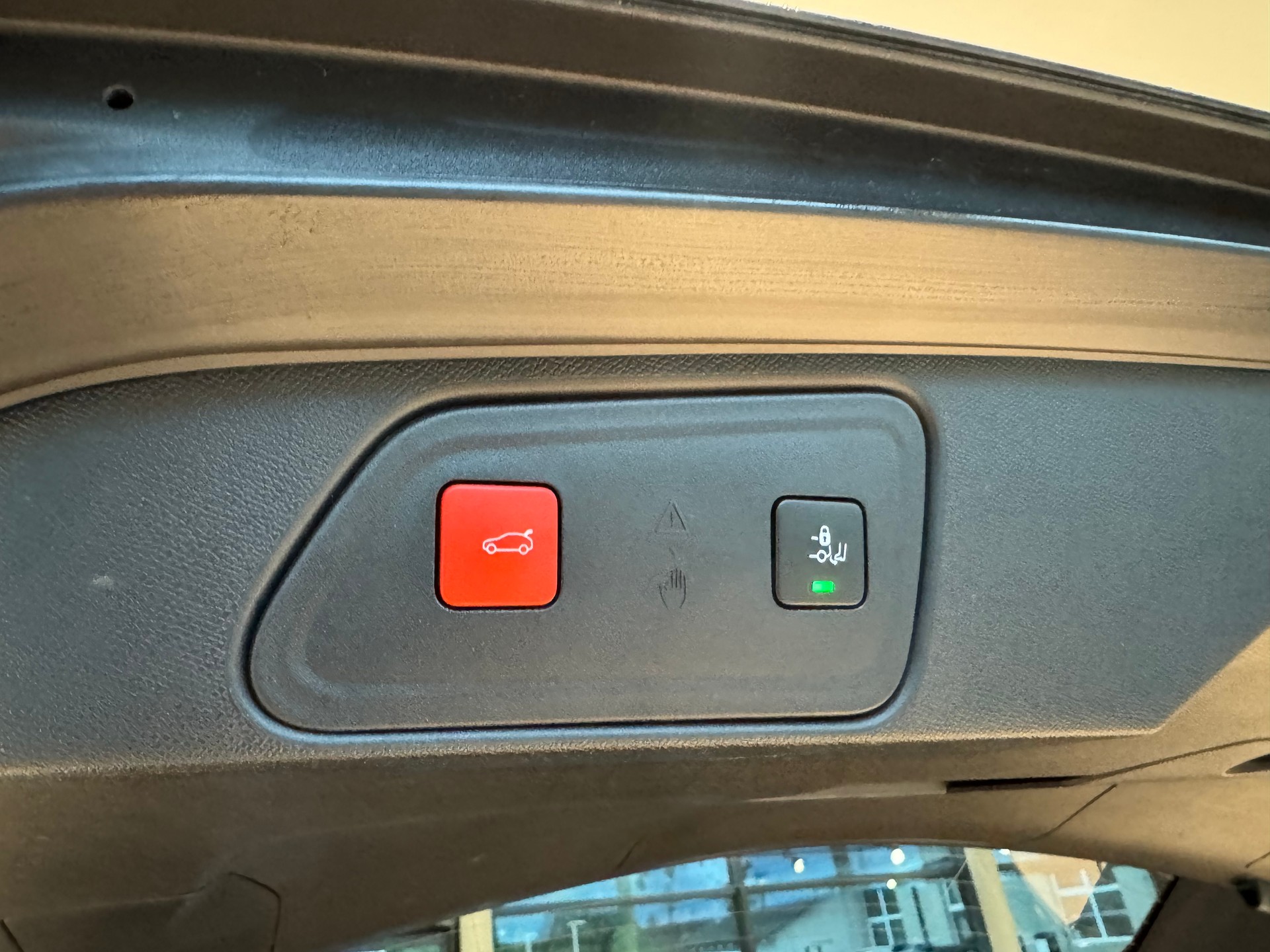 PEUGEOT 3008 1.2 PT All.Pack EAT8-image-27