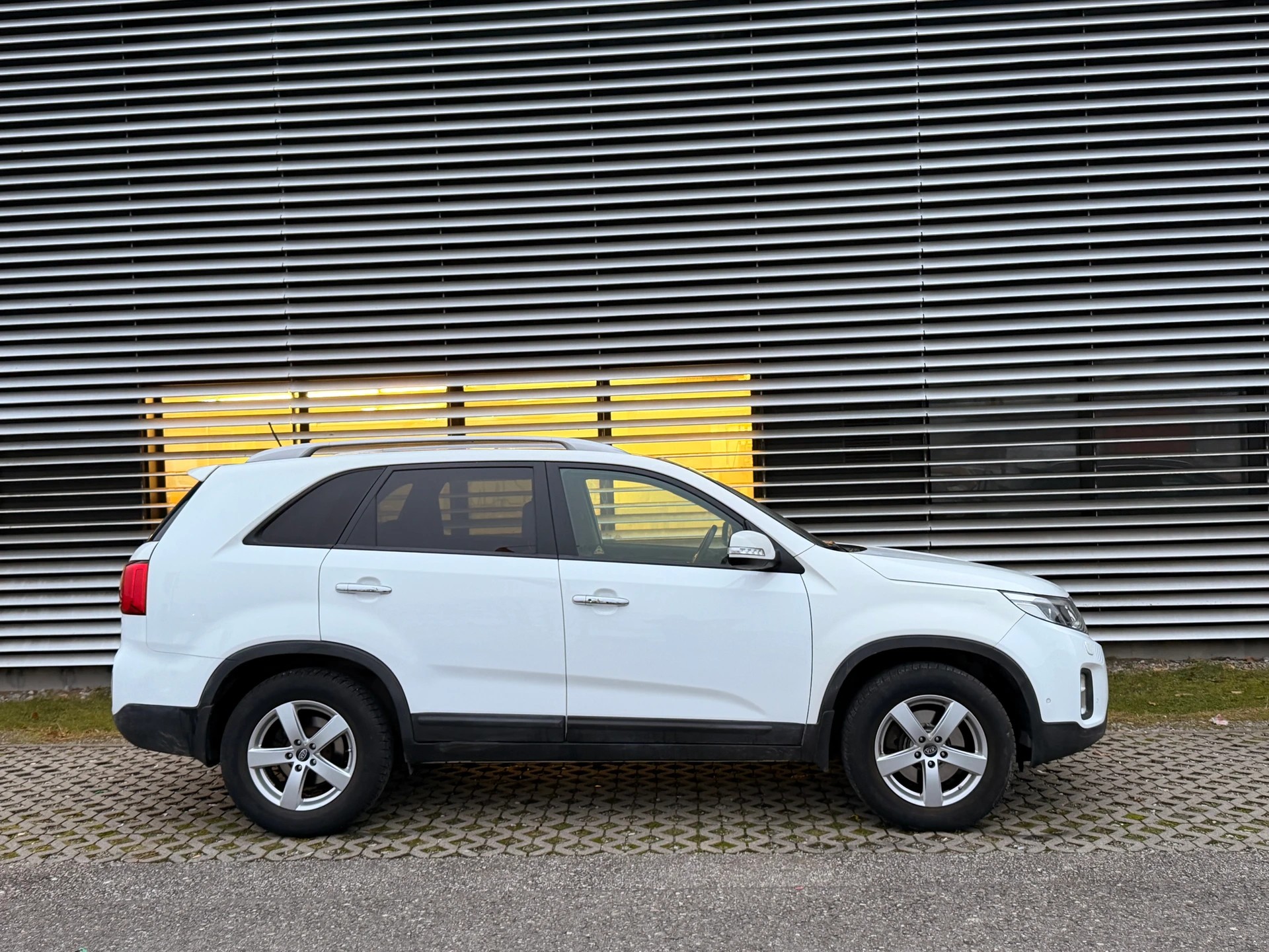 KIA Sorento 2.2 CRDI Style Automatic-image-8