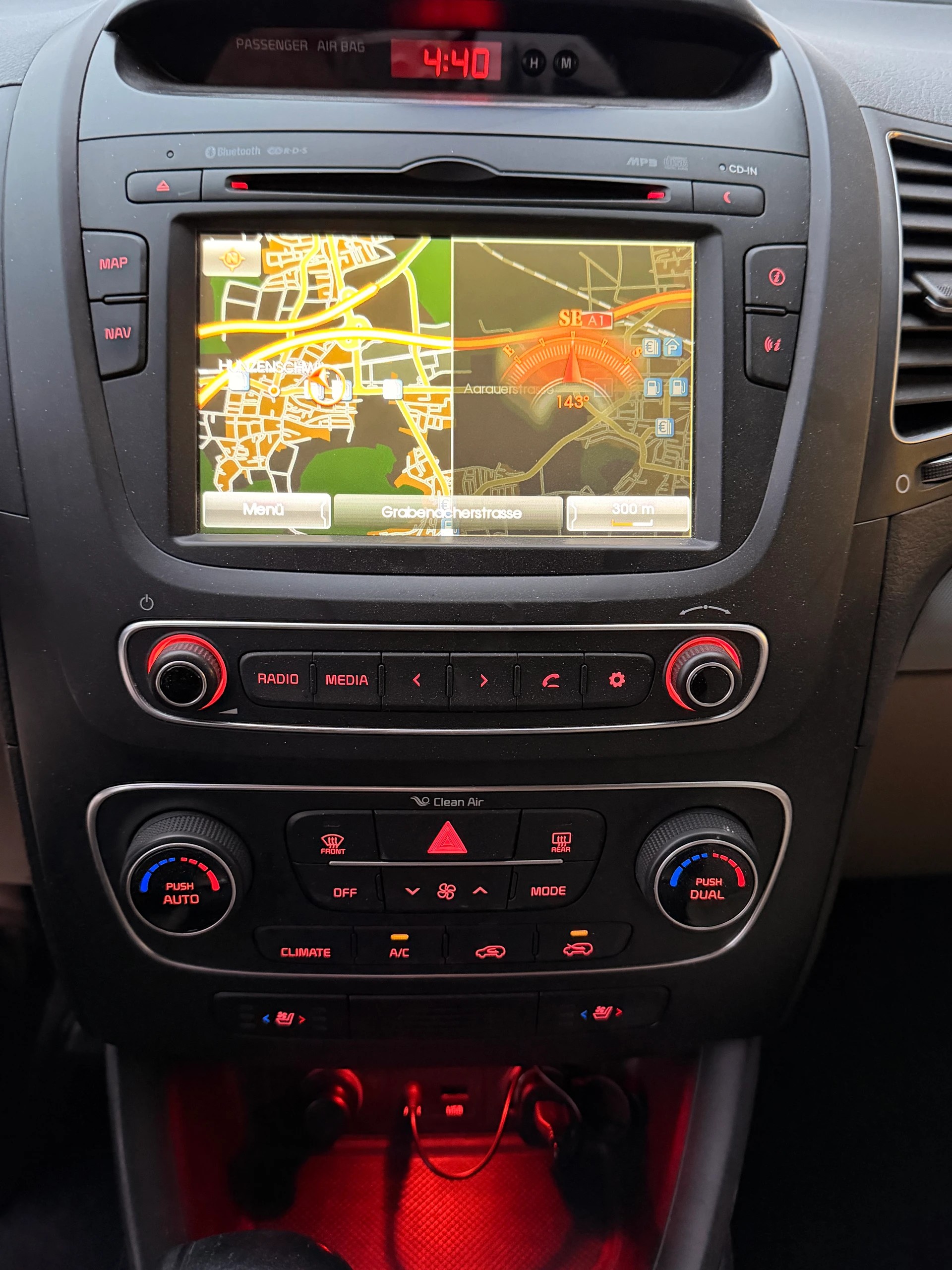 KIA Sorento 2.2 CRDI Style Automatic-image-13