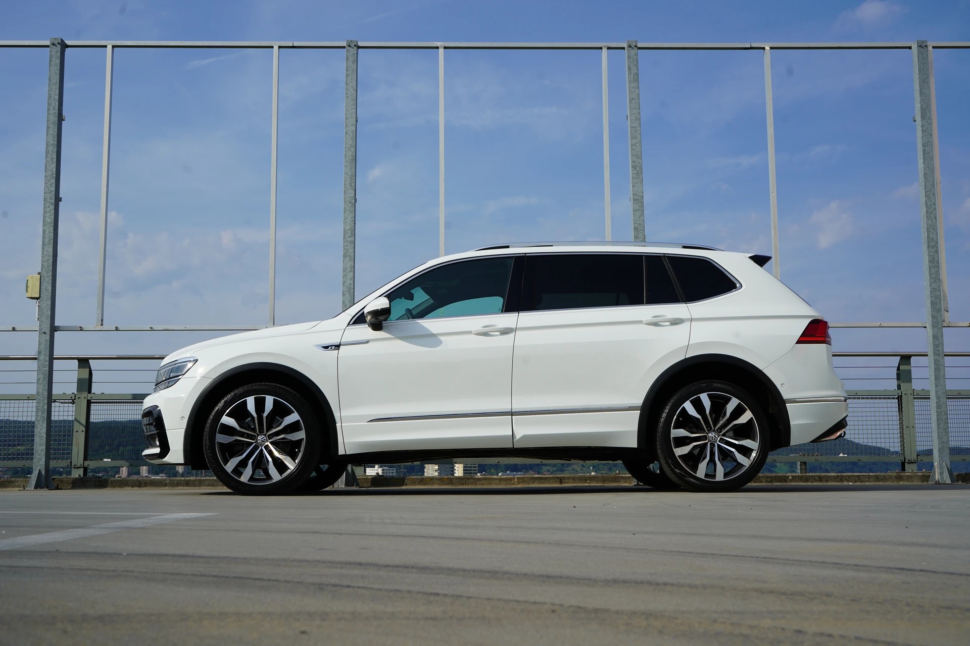 VW TIGUAN ALLSPACE R-LINE PLUS 2.0TSI HIGHLINE 4MOTION DSG l 180 PS-image-1