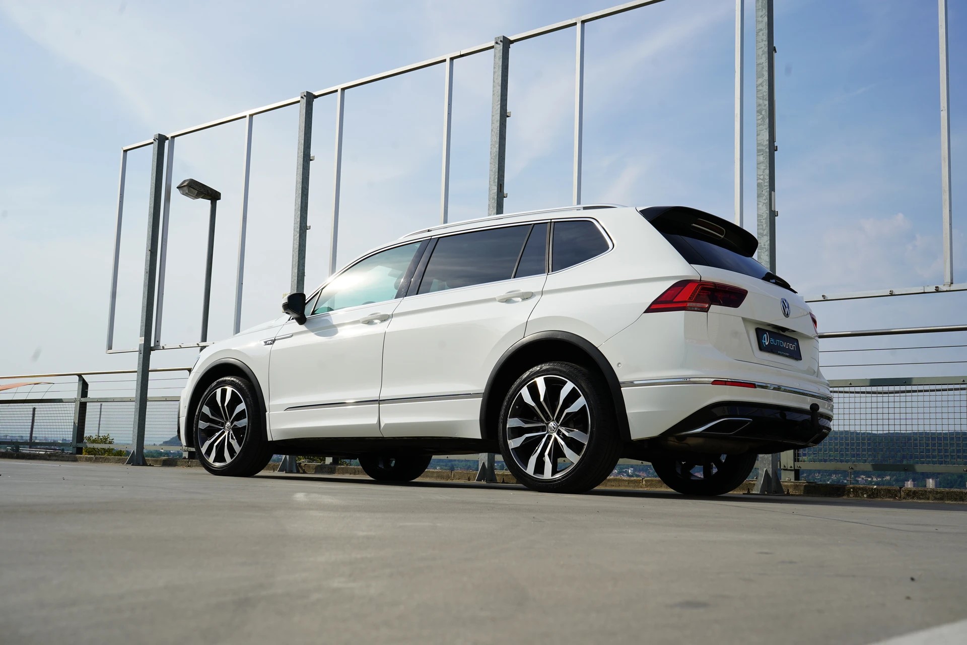 VW TIGUAN ALLSPACE R-LINE PLUS 2.0TSI HIGHLINE 4MOTION DSG l 180 PS-image-8