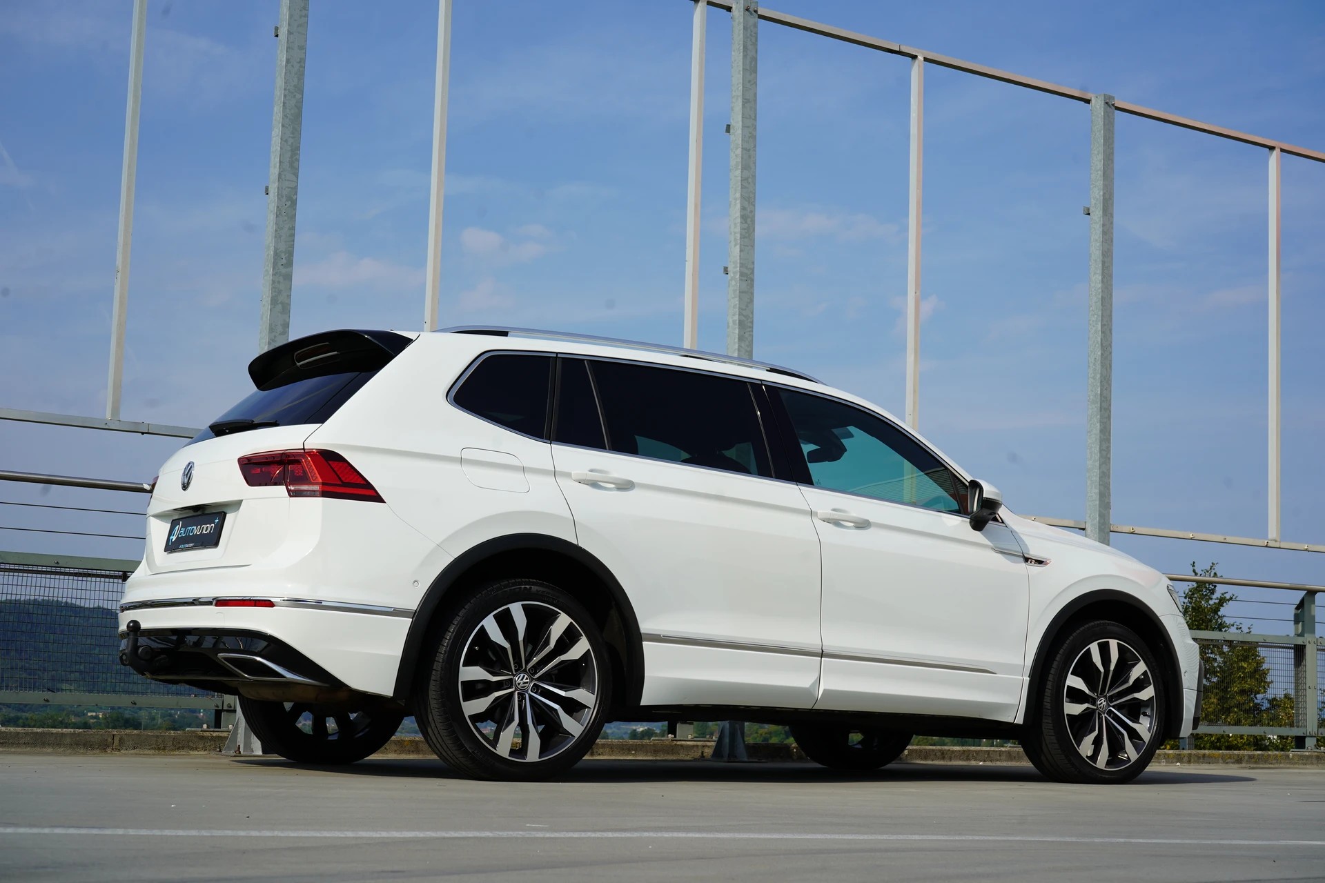 VW TIGUAN ALLSPACE R-LINE PLUS 2.0TSI HIGHLINE 4MOTION DSG l 180 PS-image-12