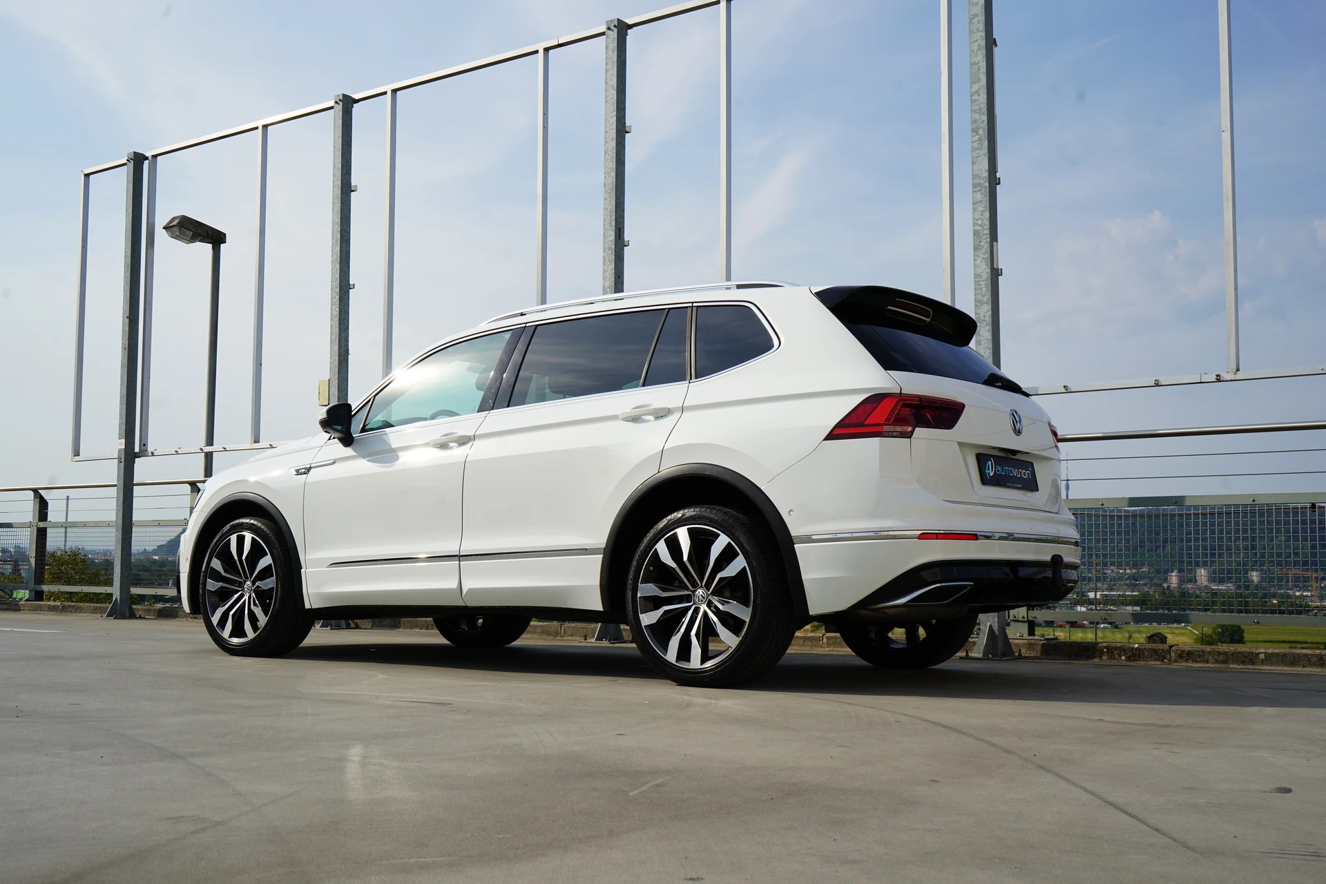 VW TIGUAN ALLSPACE R-LINE PLUS 2.0TSI HIGHLINE 4MOTION DSG l 180 PS-image-6