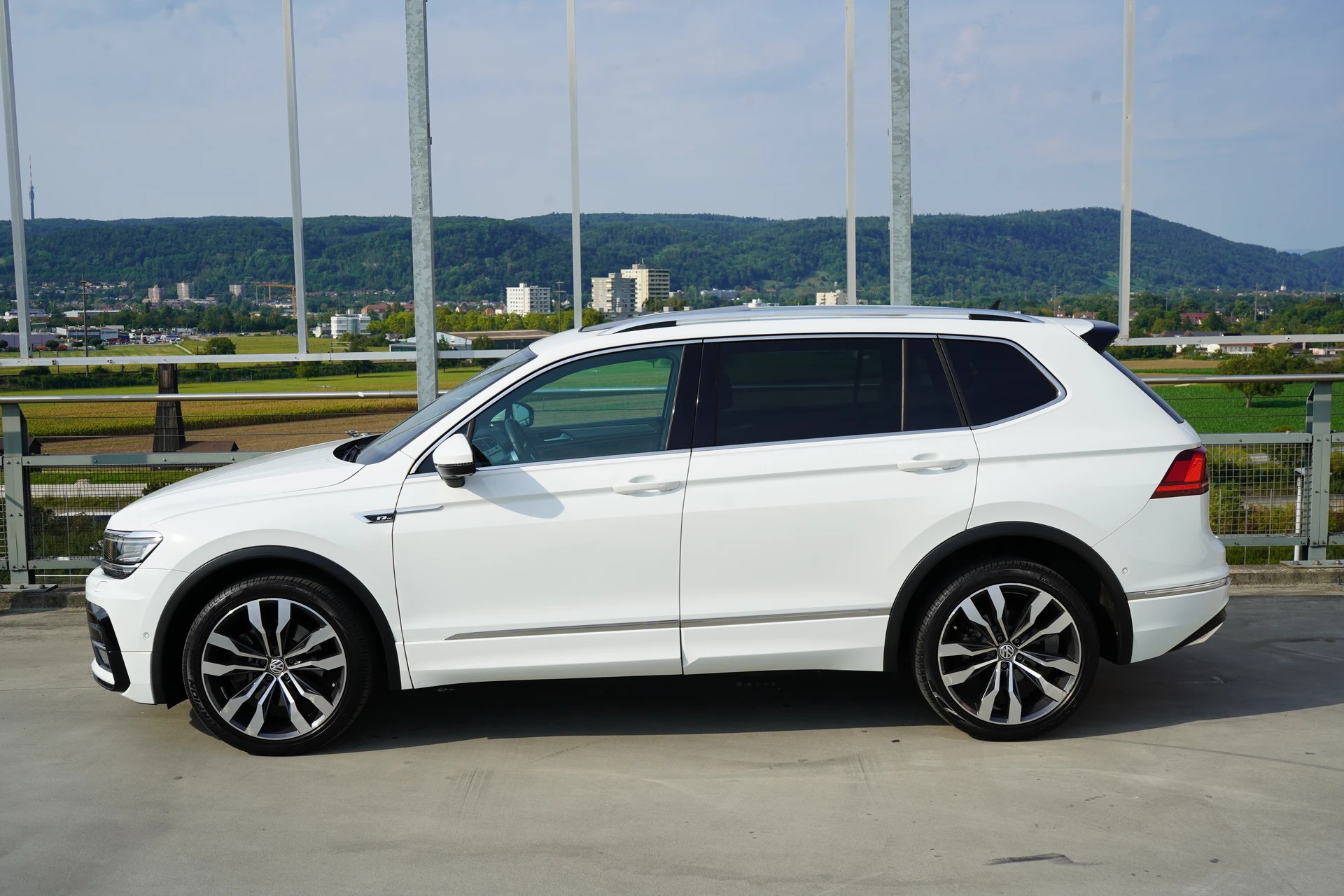 VW TIGUAN ALLSPACE R-LINE PLUS 2.0TSI HIGHLINE 4MOTION DSG l 180 PS-image-5