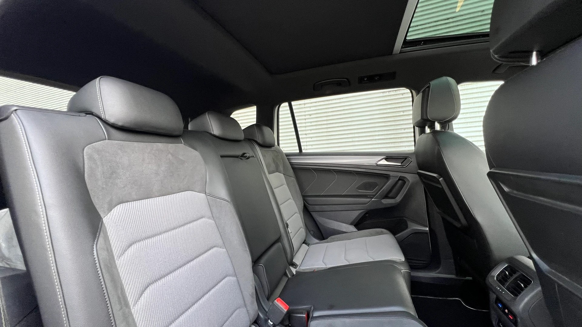 VW TIGUAN ALLSPACE R-LINE PLUS 2.0TSI HIGHLINE 4MOTION DSG l 180 PS-image-27
