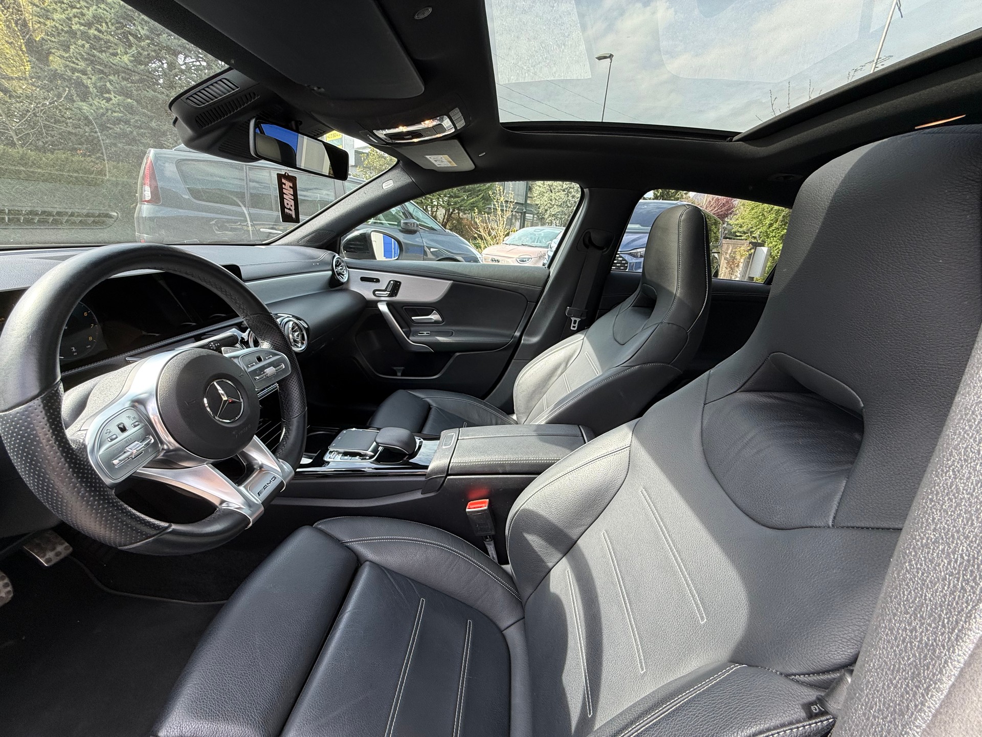 MERCEDES-BENZ A 220 AMG Line 7G-DCT-image-11