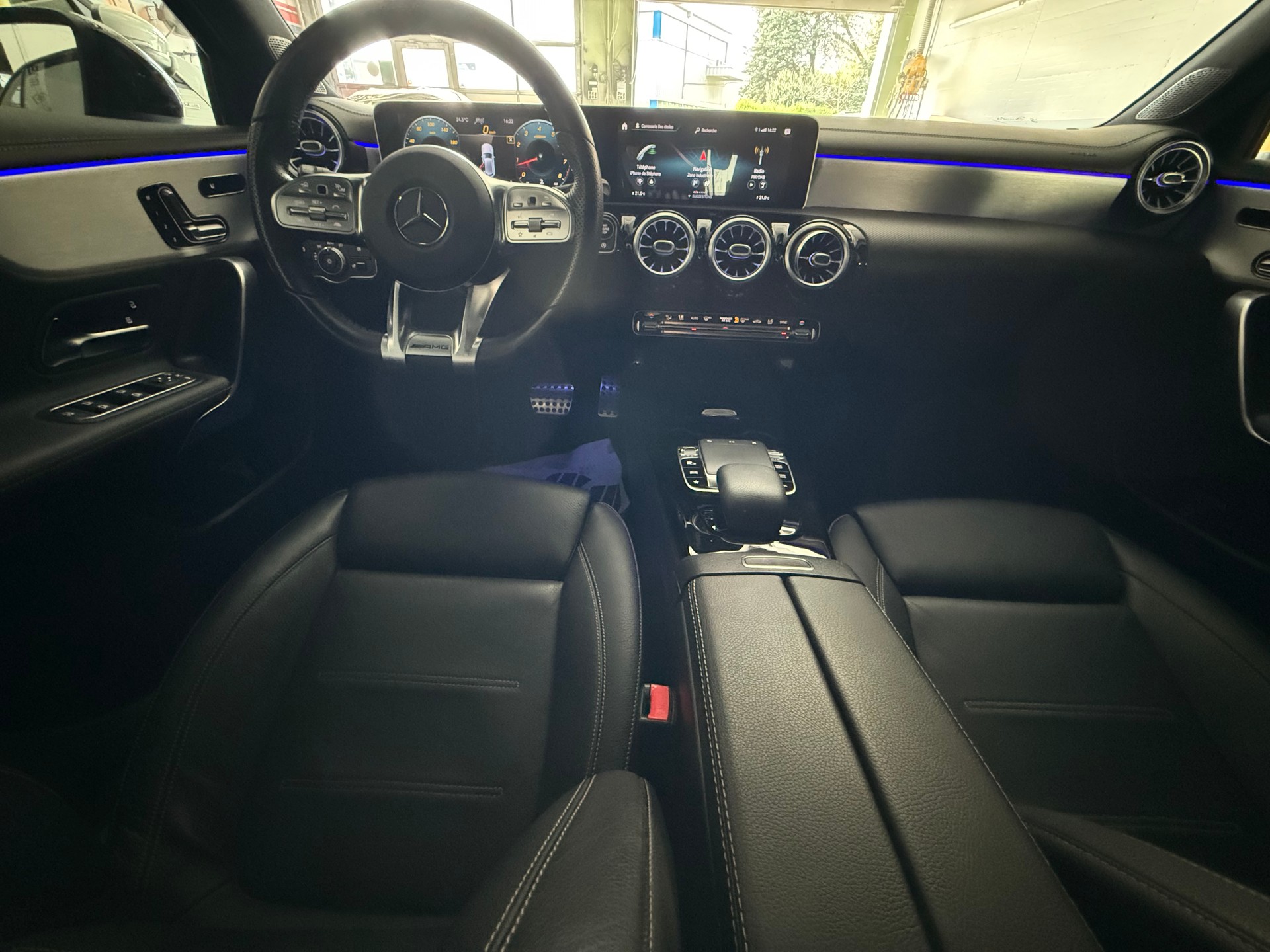 MERCEDES-BENZ A 220 AMG Line 7G-DCT-image-9
