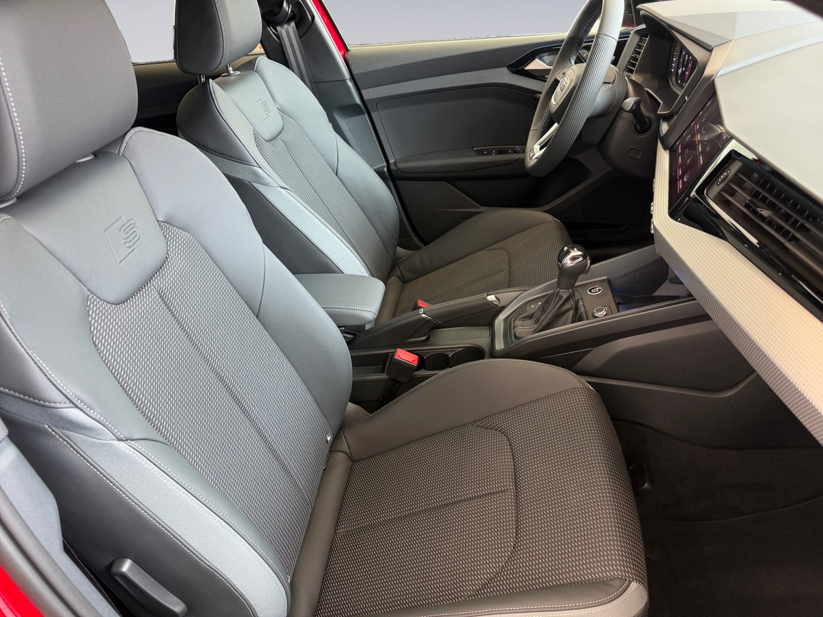 AUDI A1 Sportback 30 TFSI S Line Attraction S-tronic-image-12
