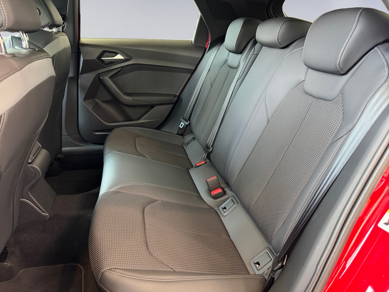 AUDI A1 Sportback 30 TFSI S Line Attraction S-tronic-image-10