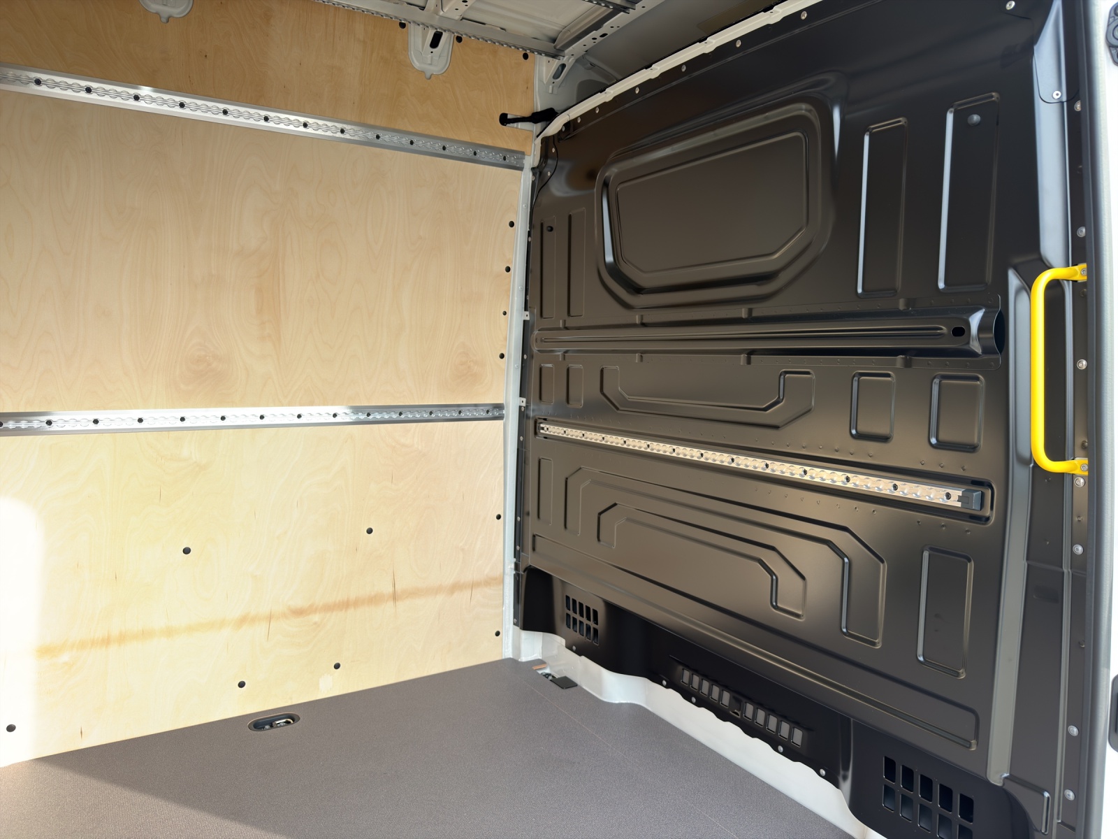 VW Crafter 35 2.0 TDI Entry L3 A-image-11