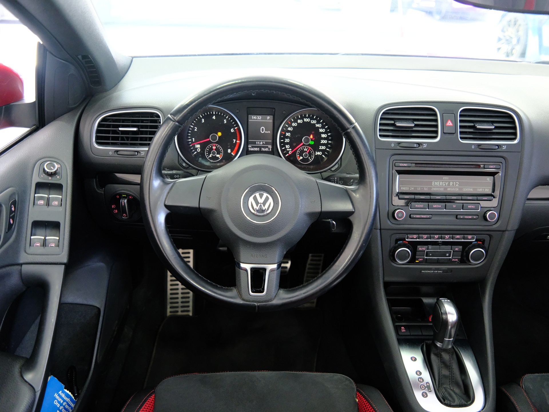 VW Golf Cabrio 1.4 TSI DSG-image-11