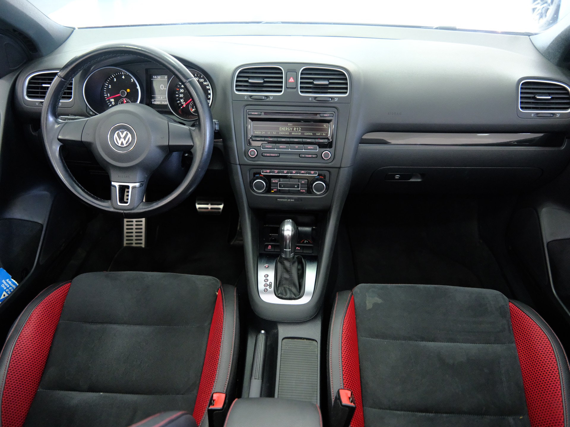 VW Golf Cabrio 1.4 TSI DSG-image-12