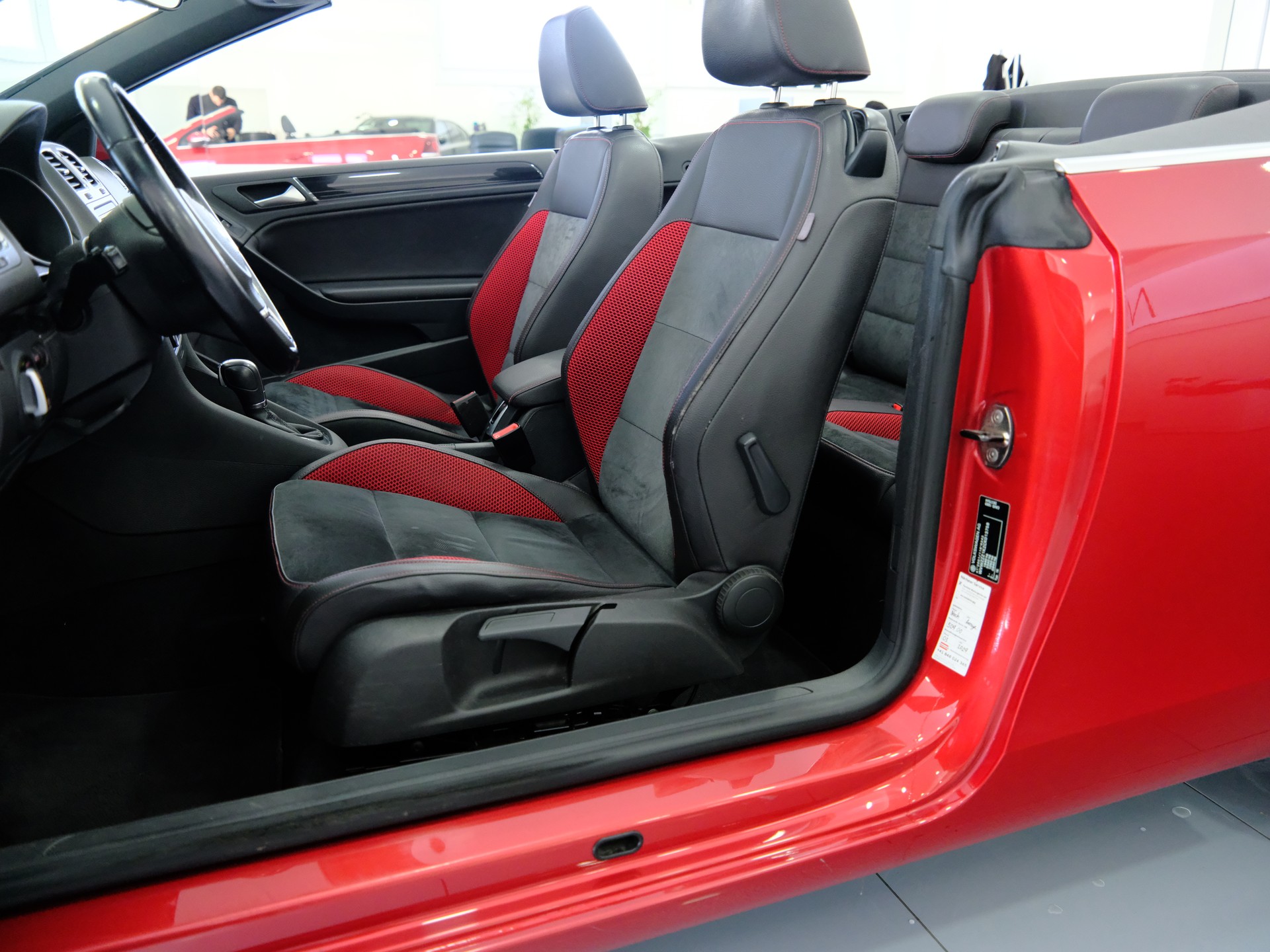 VW Golf Cabrio 1.4 TSI DSG-image-10