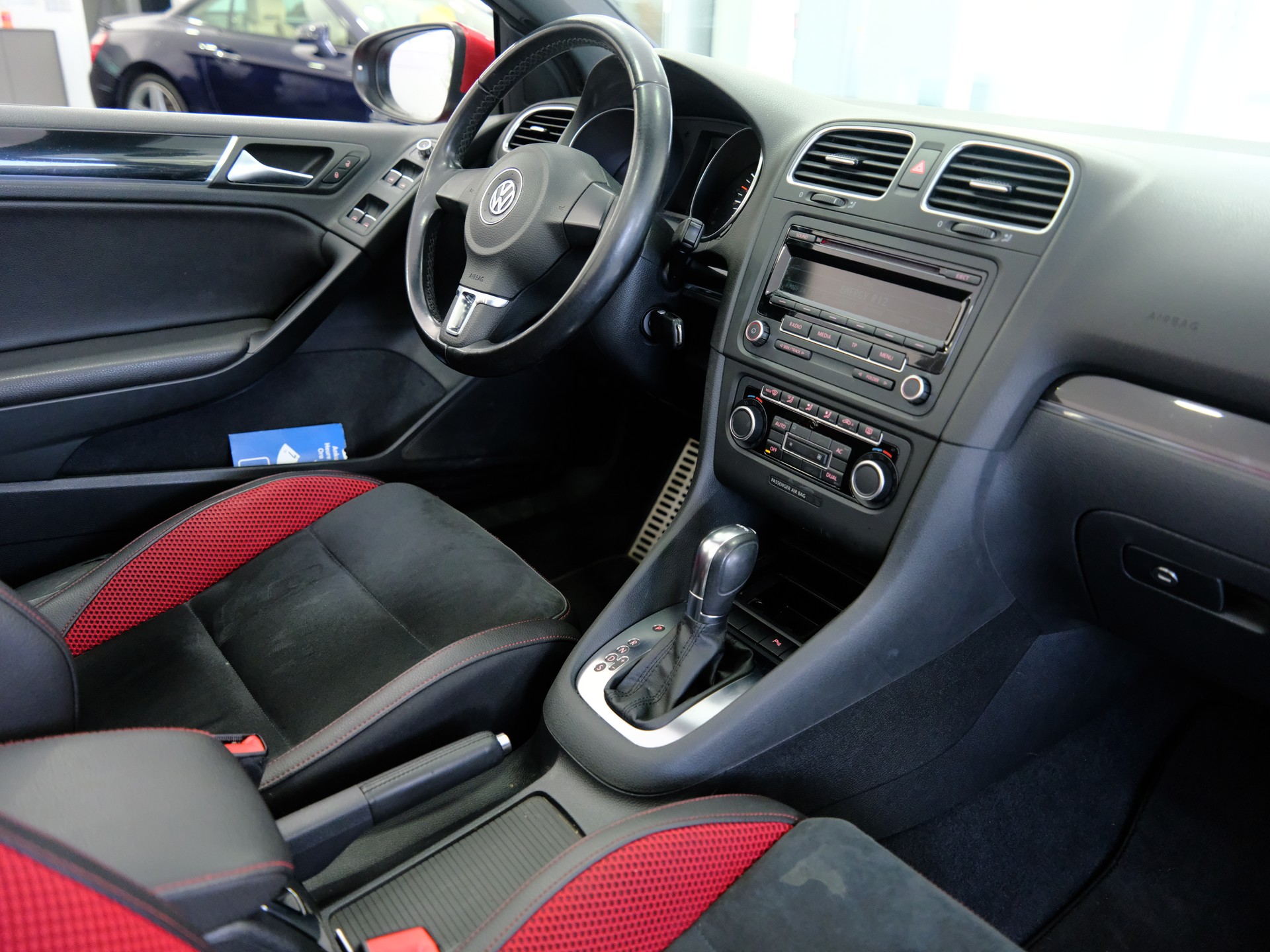 VW Golf Cabrio 1.4 TSI DSG-image-13