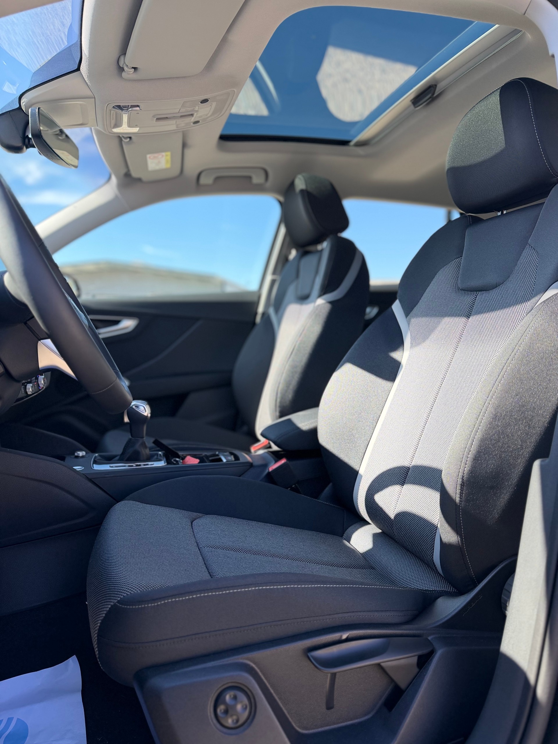 AUDI Q2 35 TFSI S line S-tronic PANORAMIQUE-image-9
