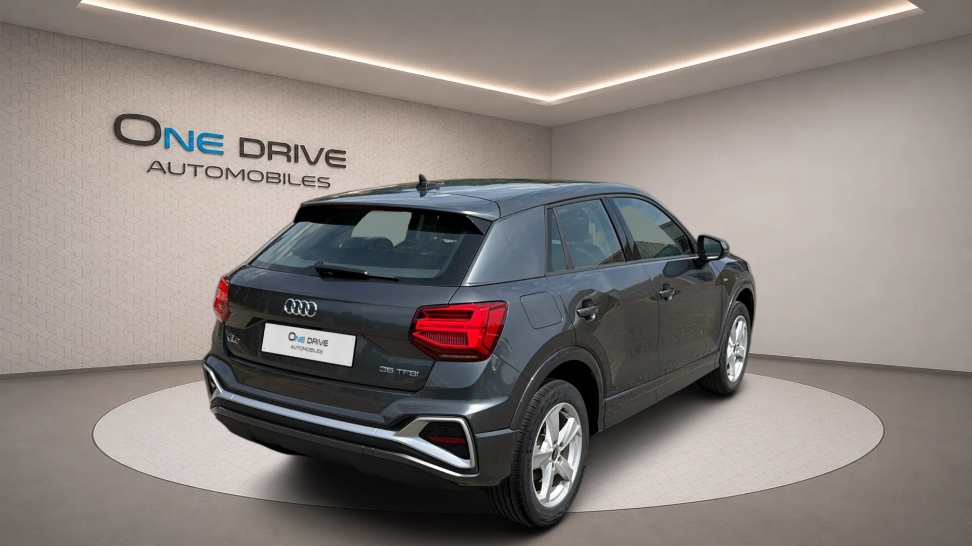 AUDI Q2 35 TFSI S line S-tronic PANORAMIQUE-image-5