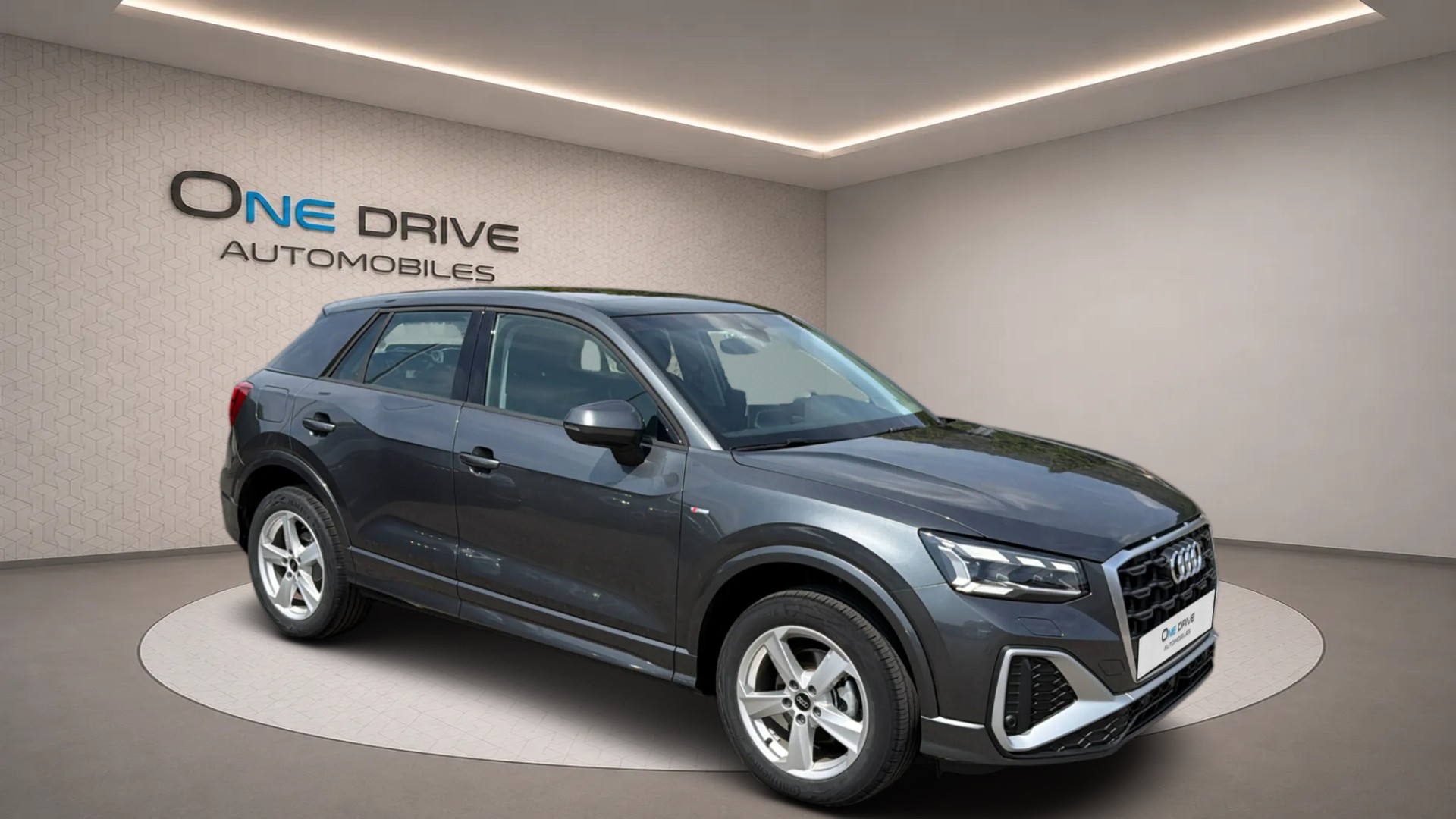AUDI Q2 35 TFSI S line S-tronic PANORAMIQUE-image-0