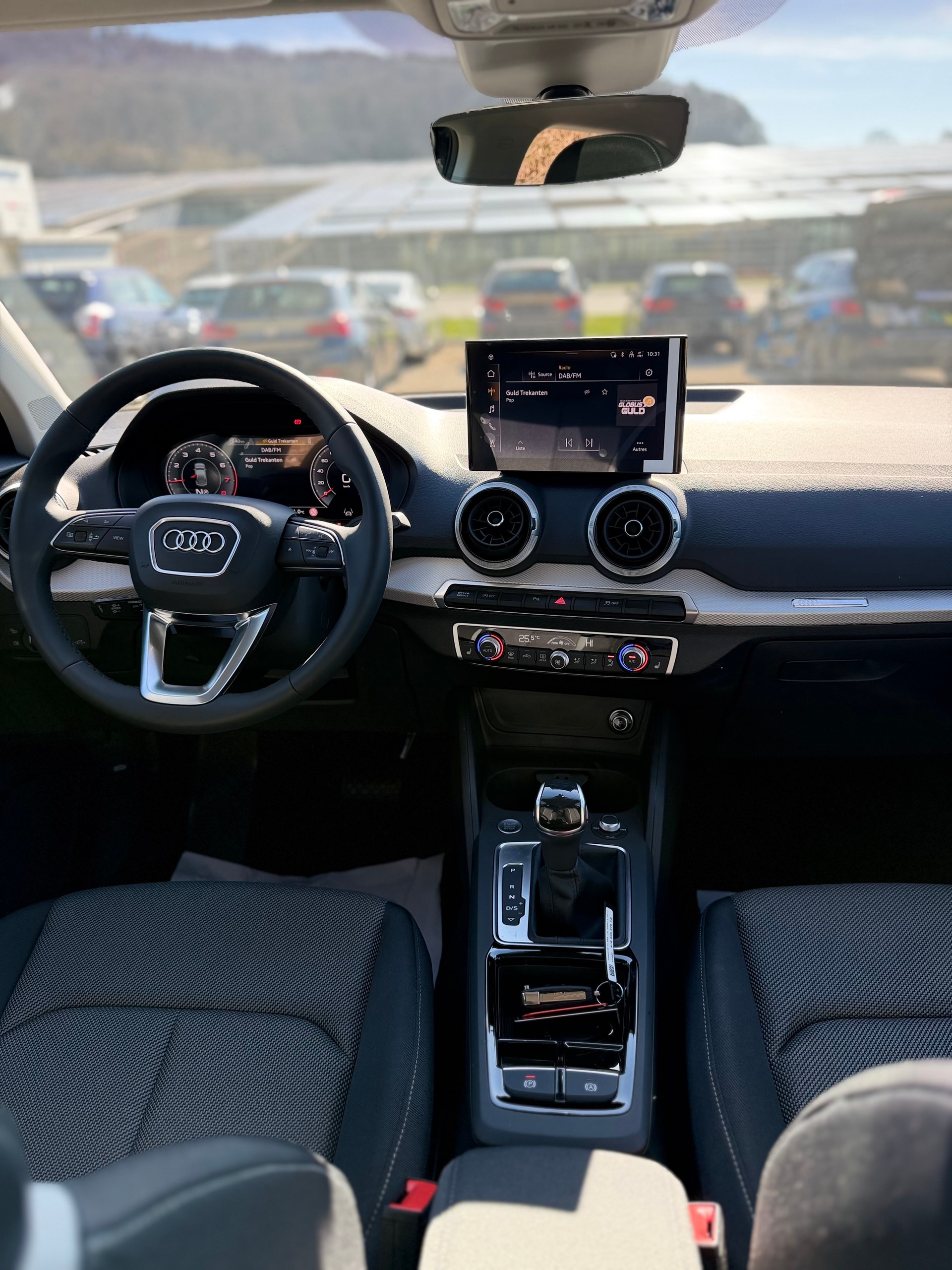 AUDI Q2 35 TFSI S line S-tronic PANORAMIQUE-image-8
