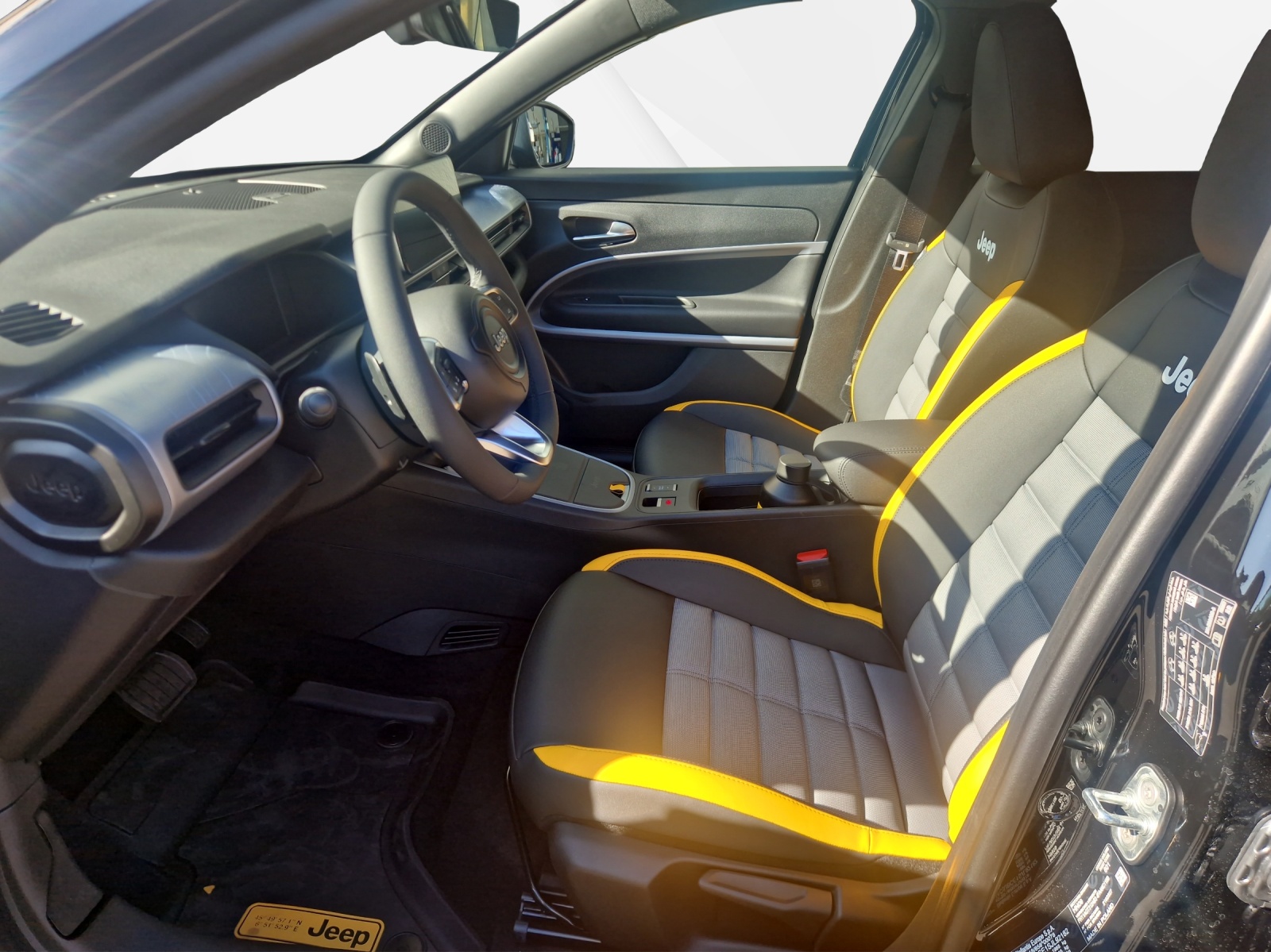 JEEP Avenger 1.2 MHEV The North Face 4xe-image-6