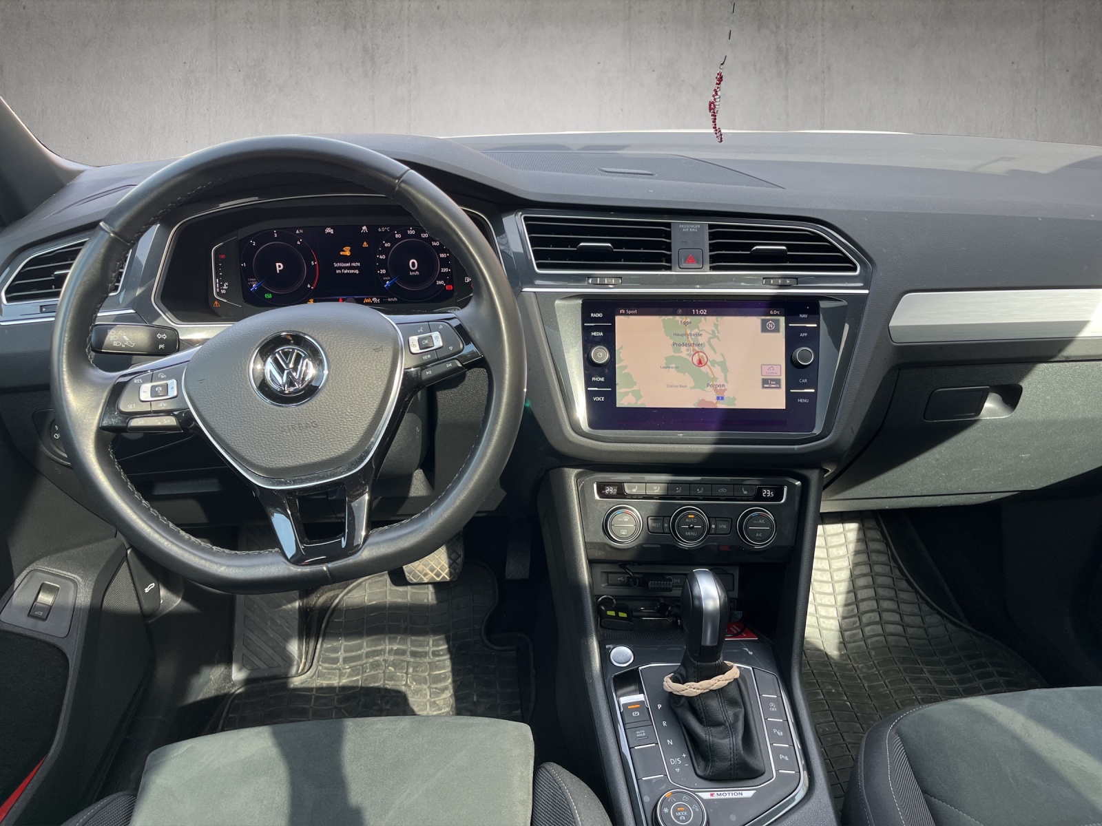 VW Tiguan 2.0 TDI SCR R-Line 4Motion DSG-image-5