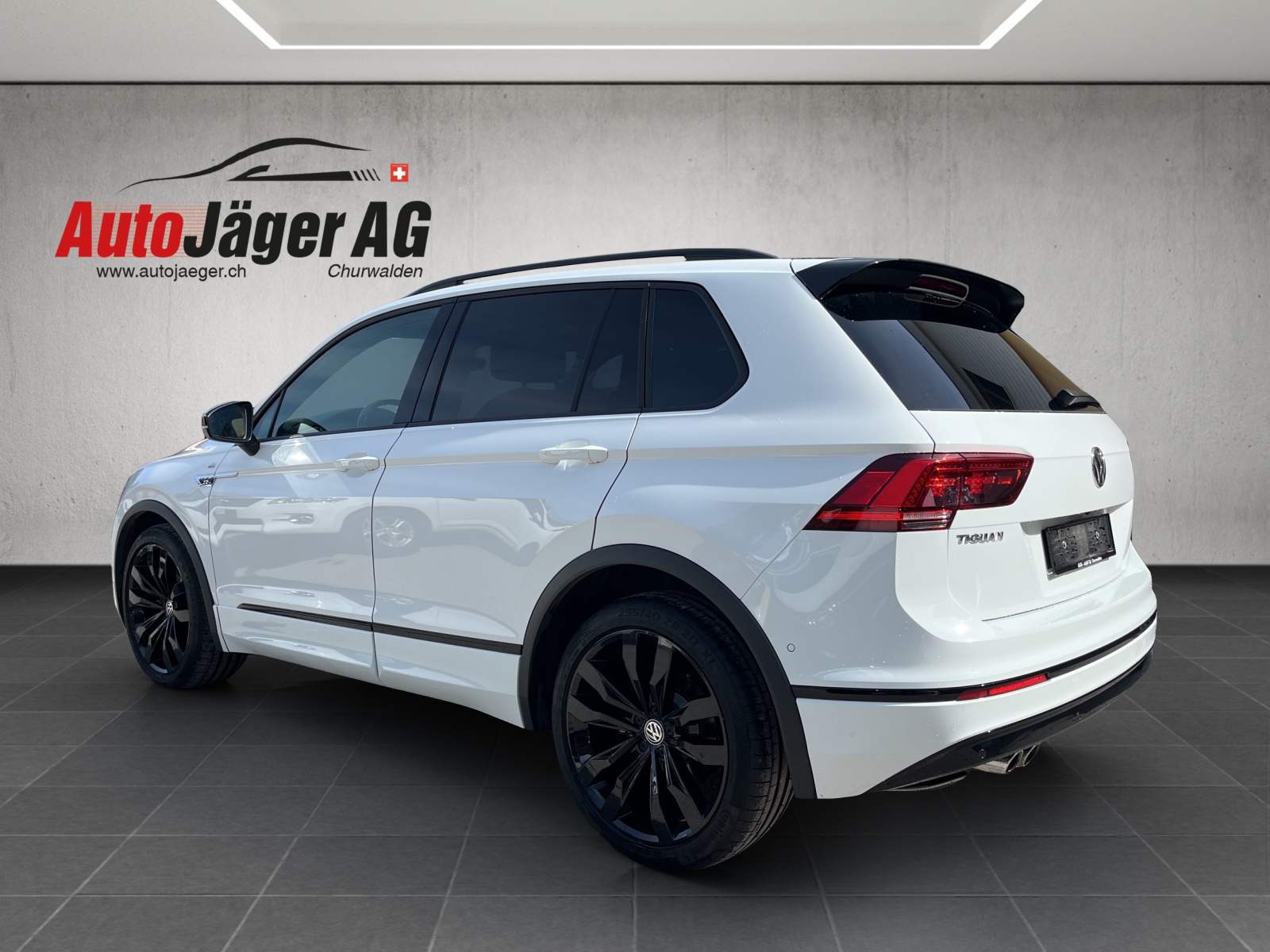 VW Tiguan 2.0 TDI SCR R-Line 4Motion DSG-image-3