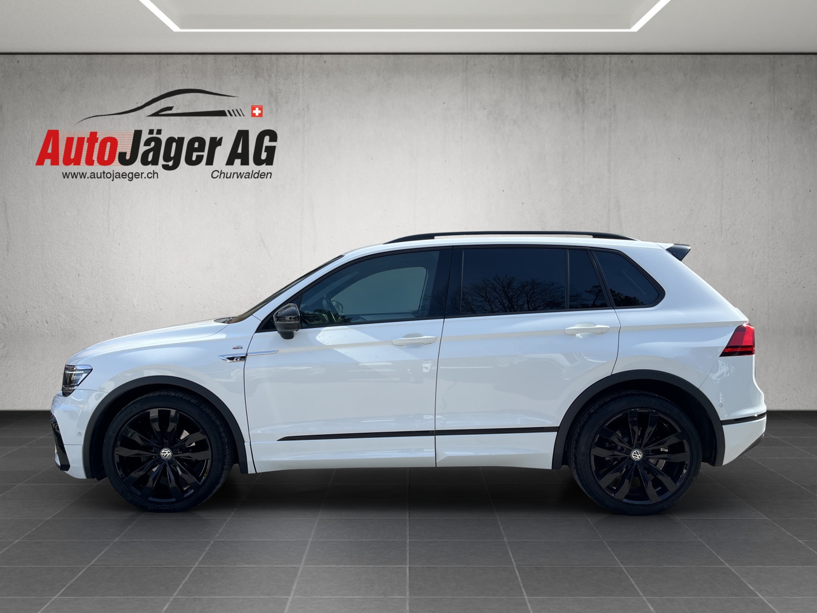 VW Tiguan 2.0 TDI SCR R-Line 4Motion DSG-image-2