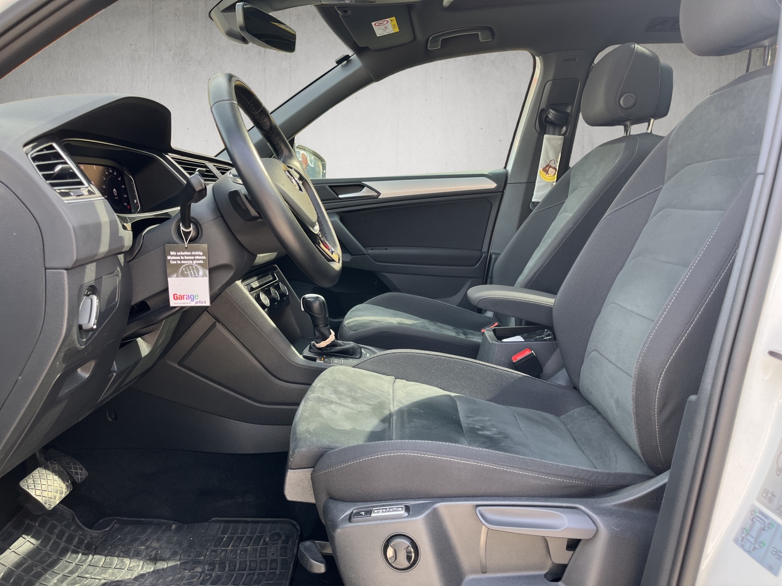 VW Tiguan 2.0 TDI SCR R-Line 4Motion DSG-image-6