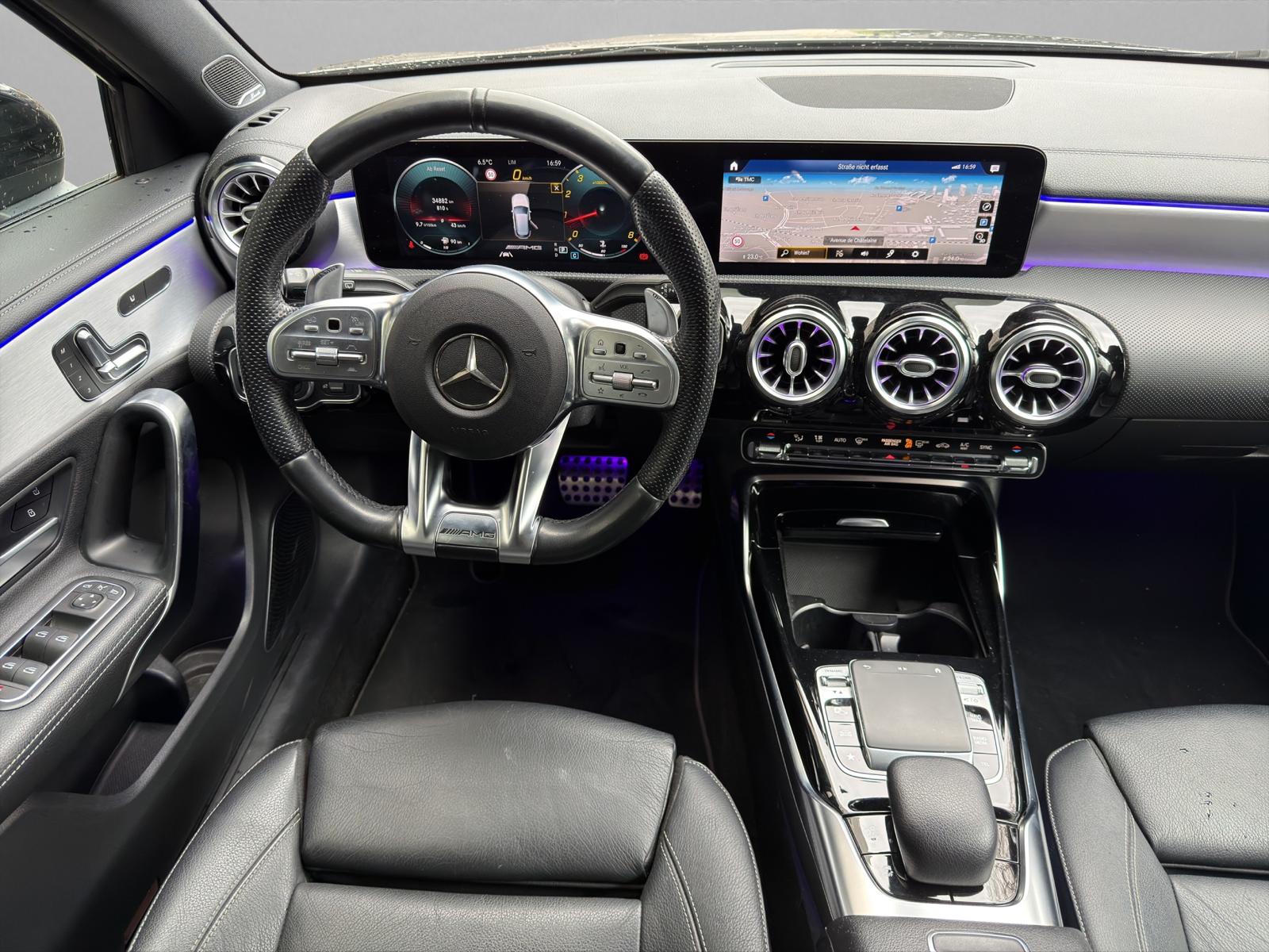 MERCEDES-BENZ A 35 AMG 4Matic Speedshift-image-7
