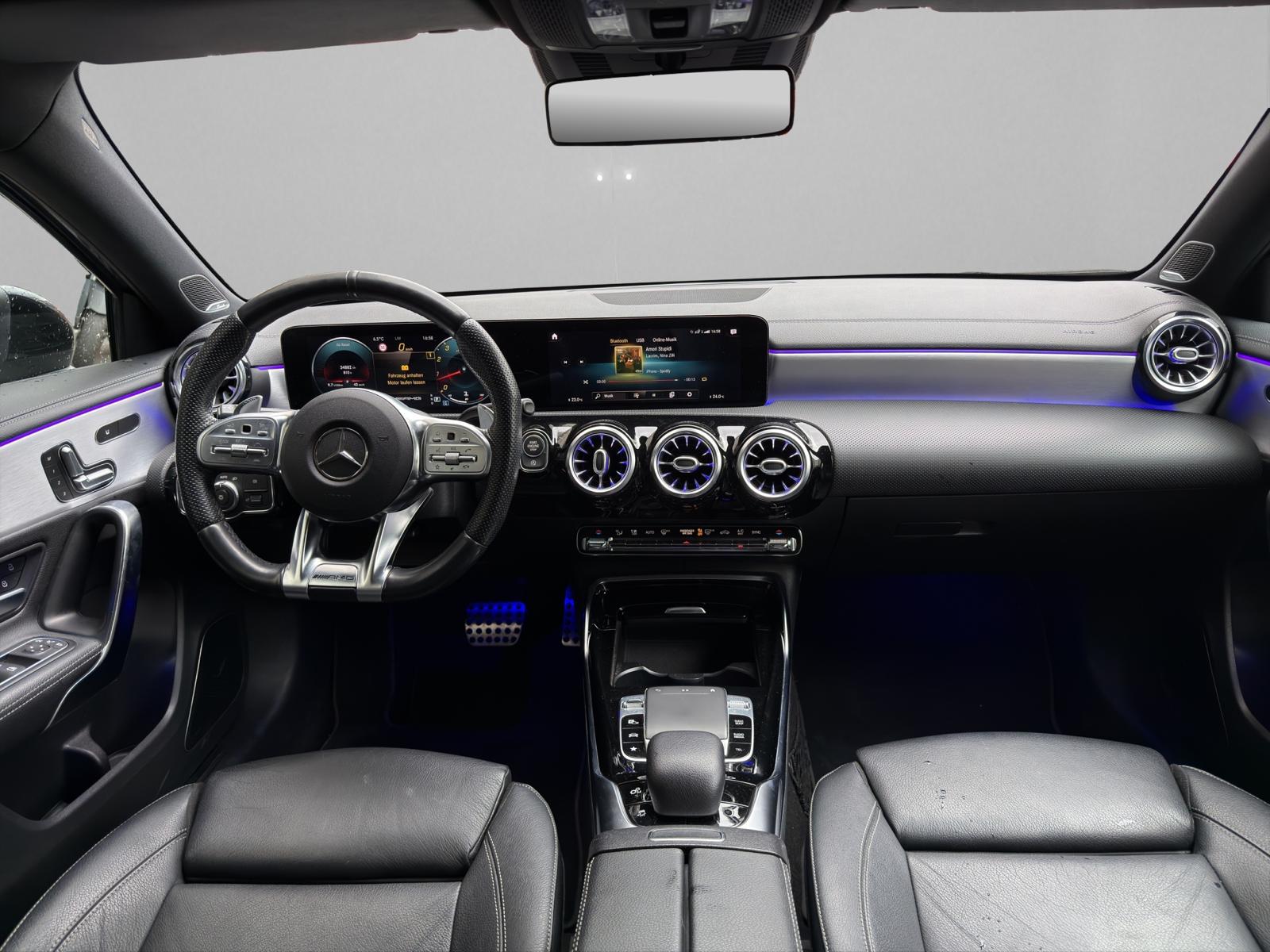 MERCEDES-BENZ A 35 AMG 4Matic Speedshift-image-6