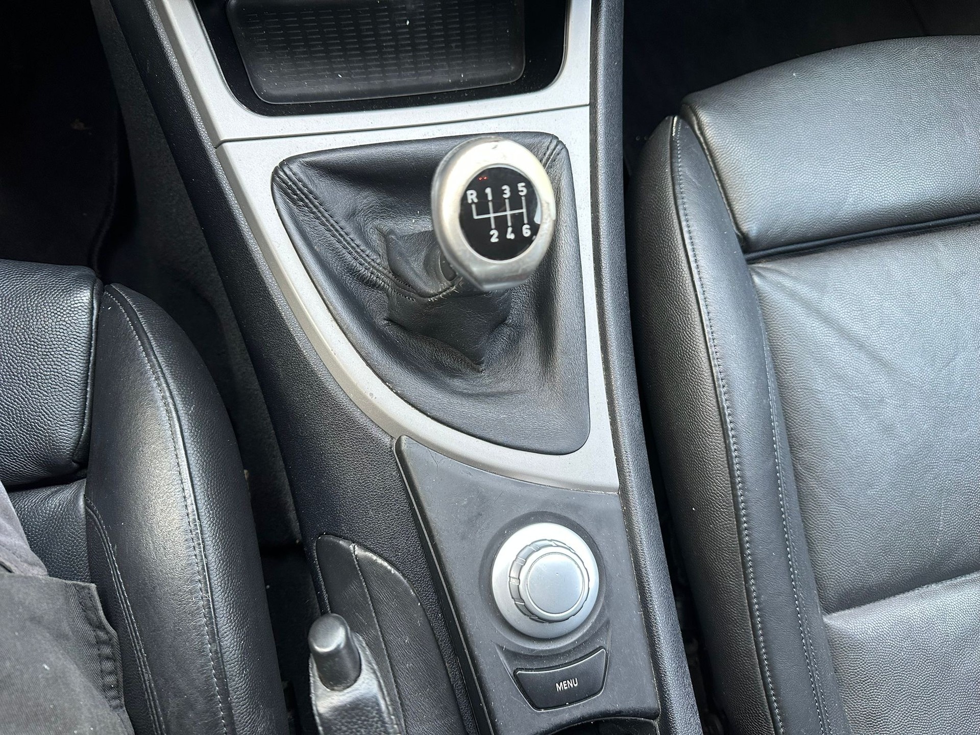 BMW 120i-image-13