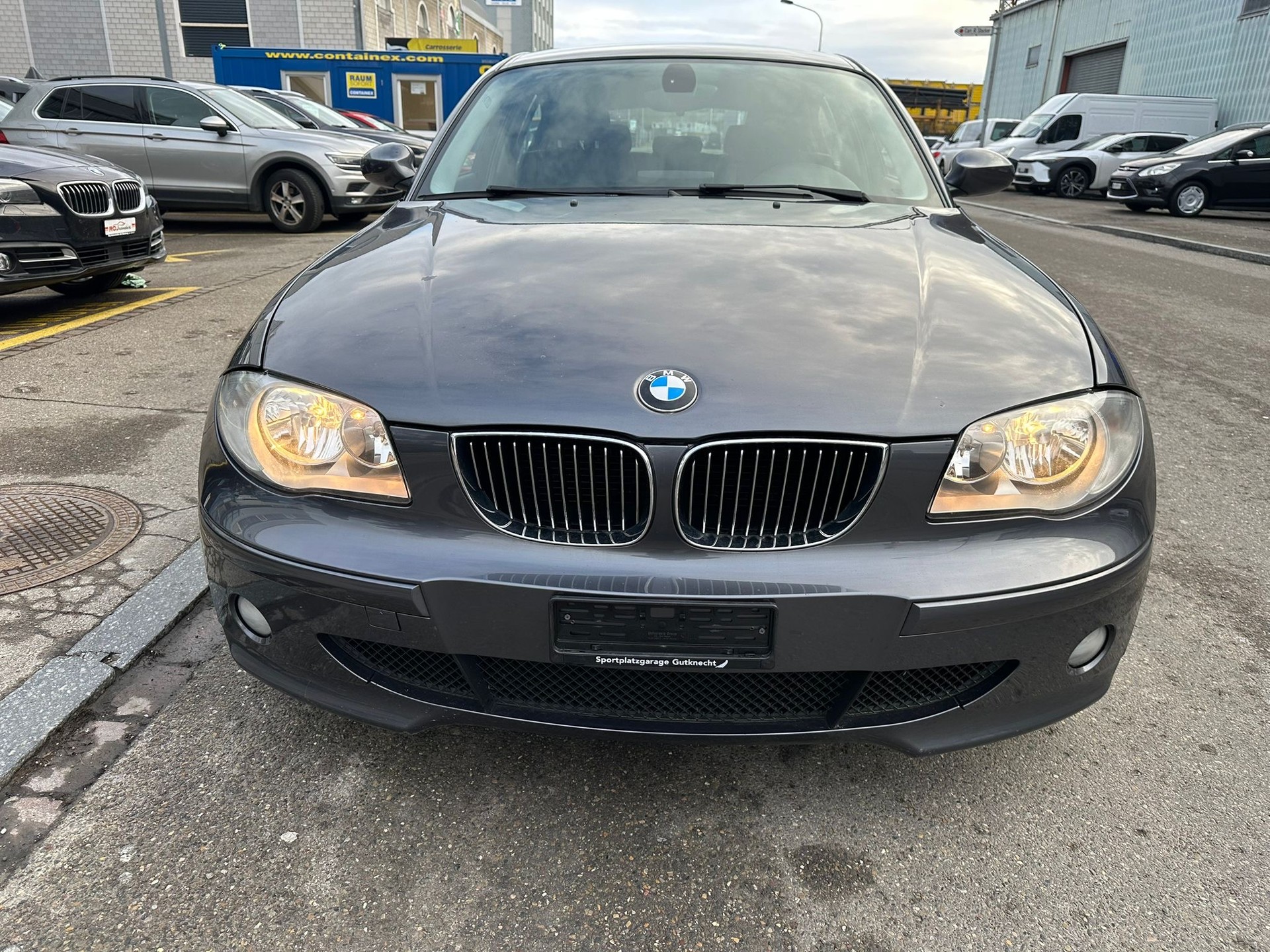BMW 120i-image-2