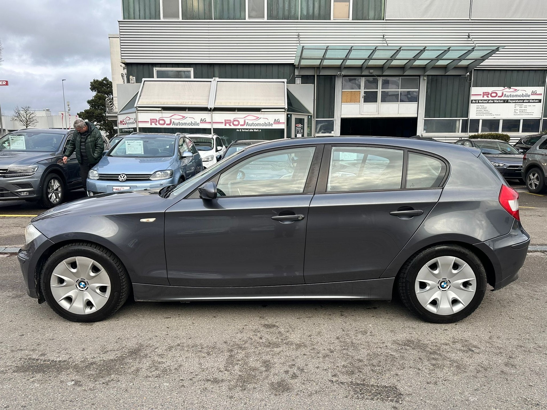 BMW 120i-image-0