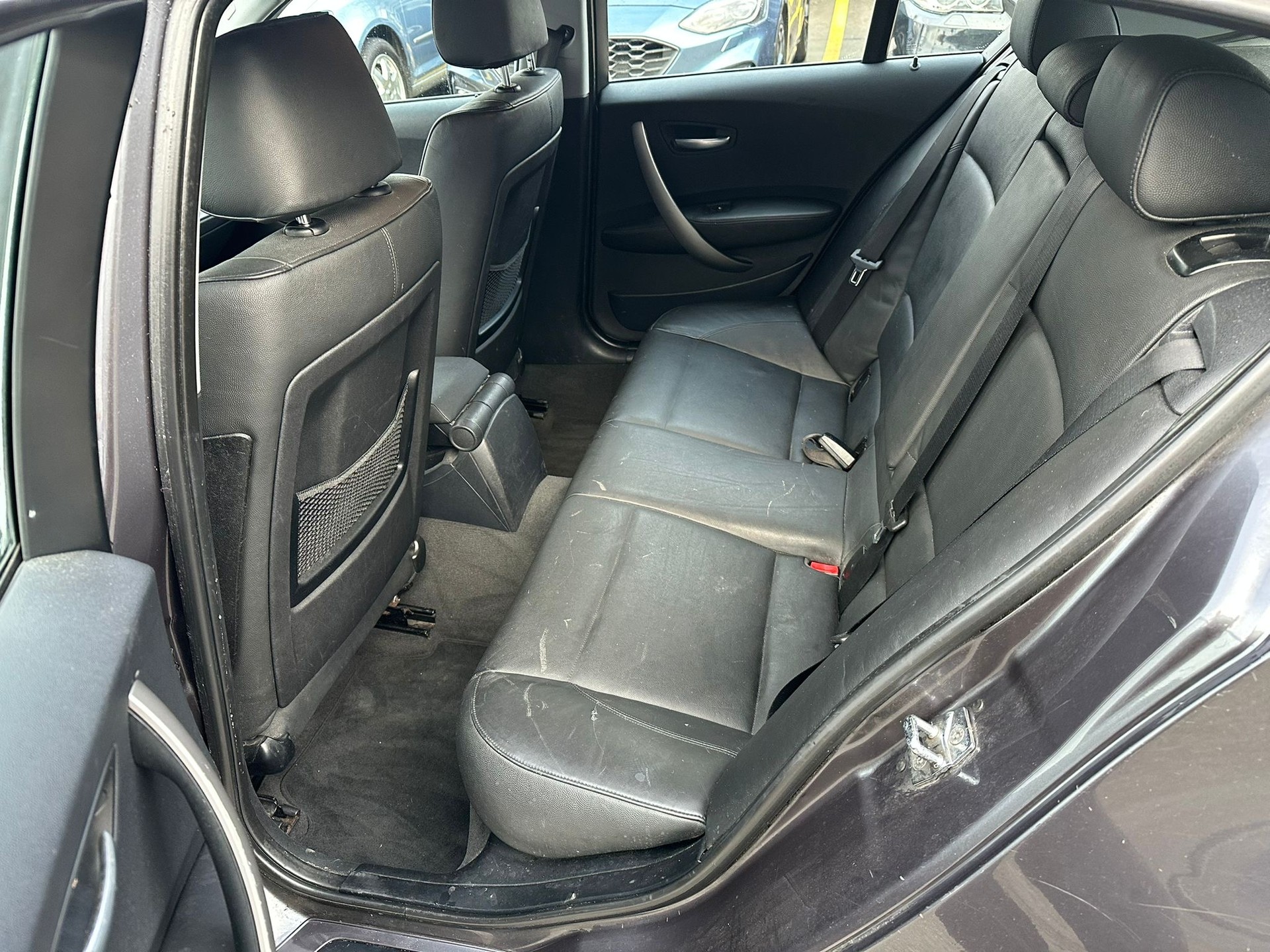 BMW 120i-image-11