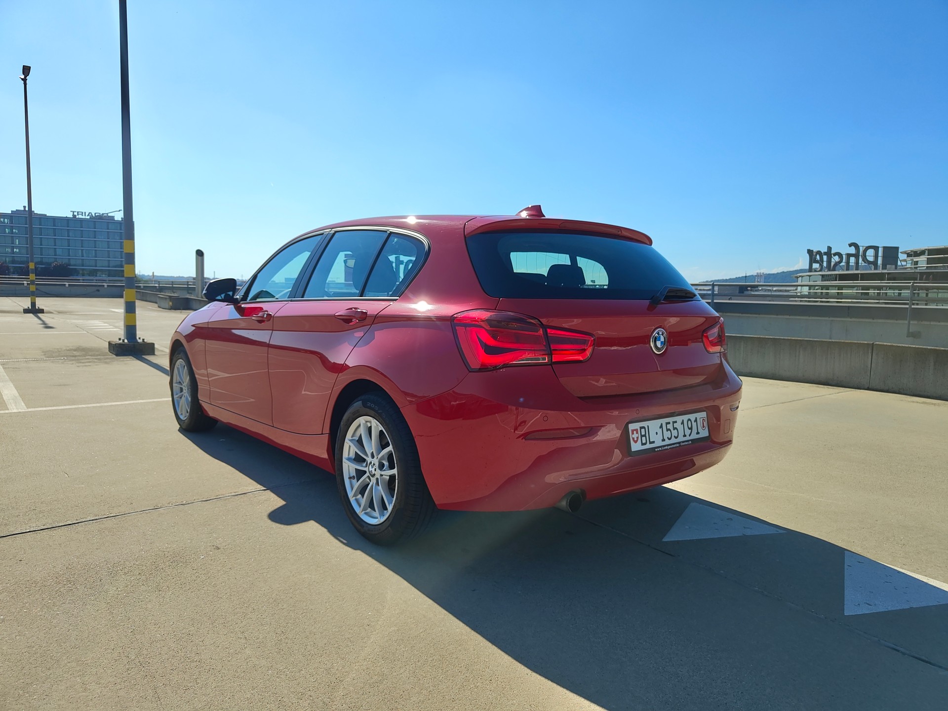 BMW 118i-image-3