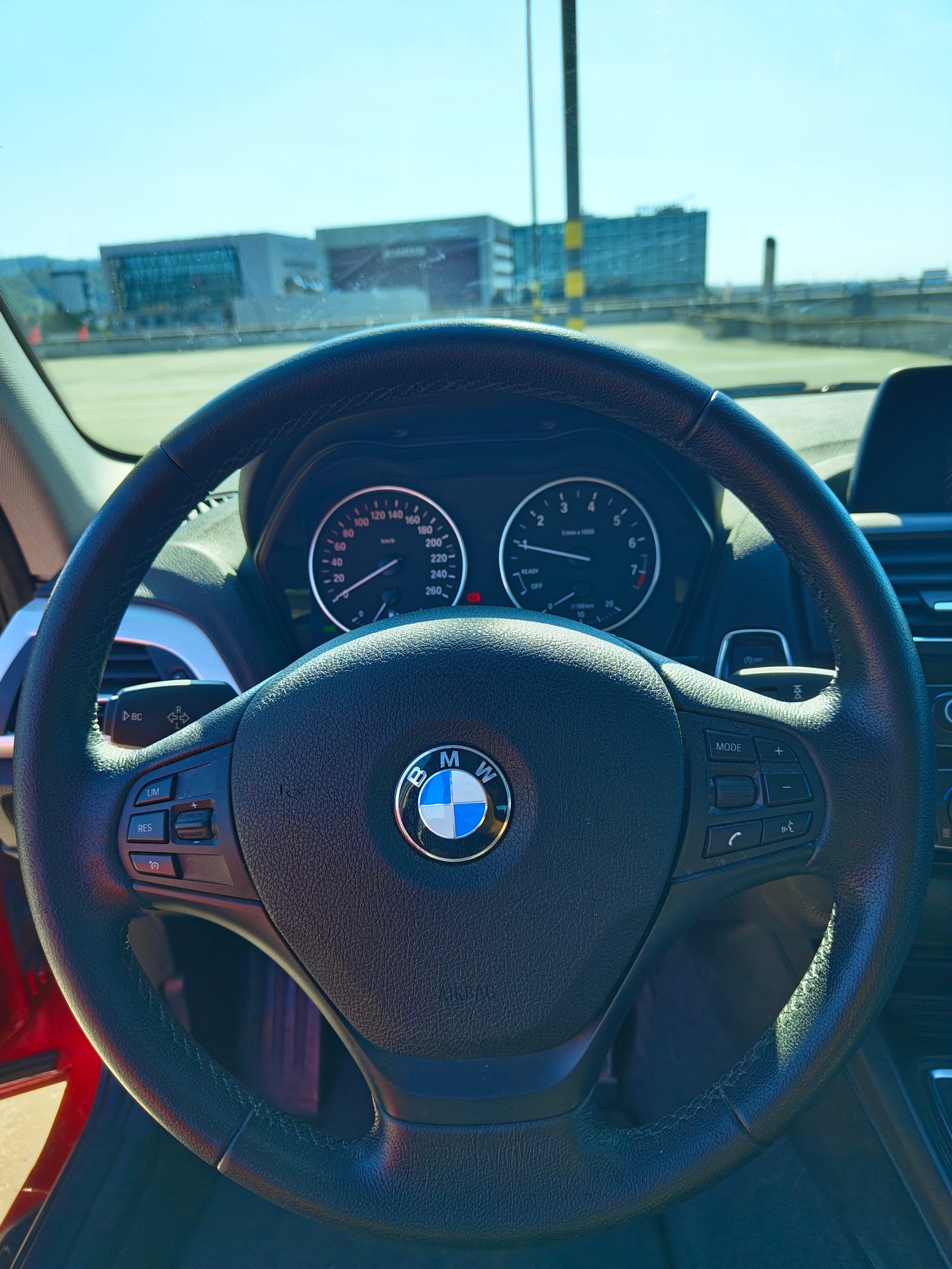 BMW 118i-image-6