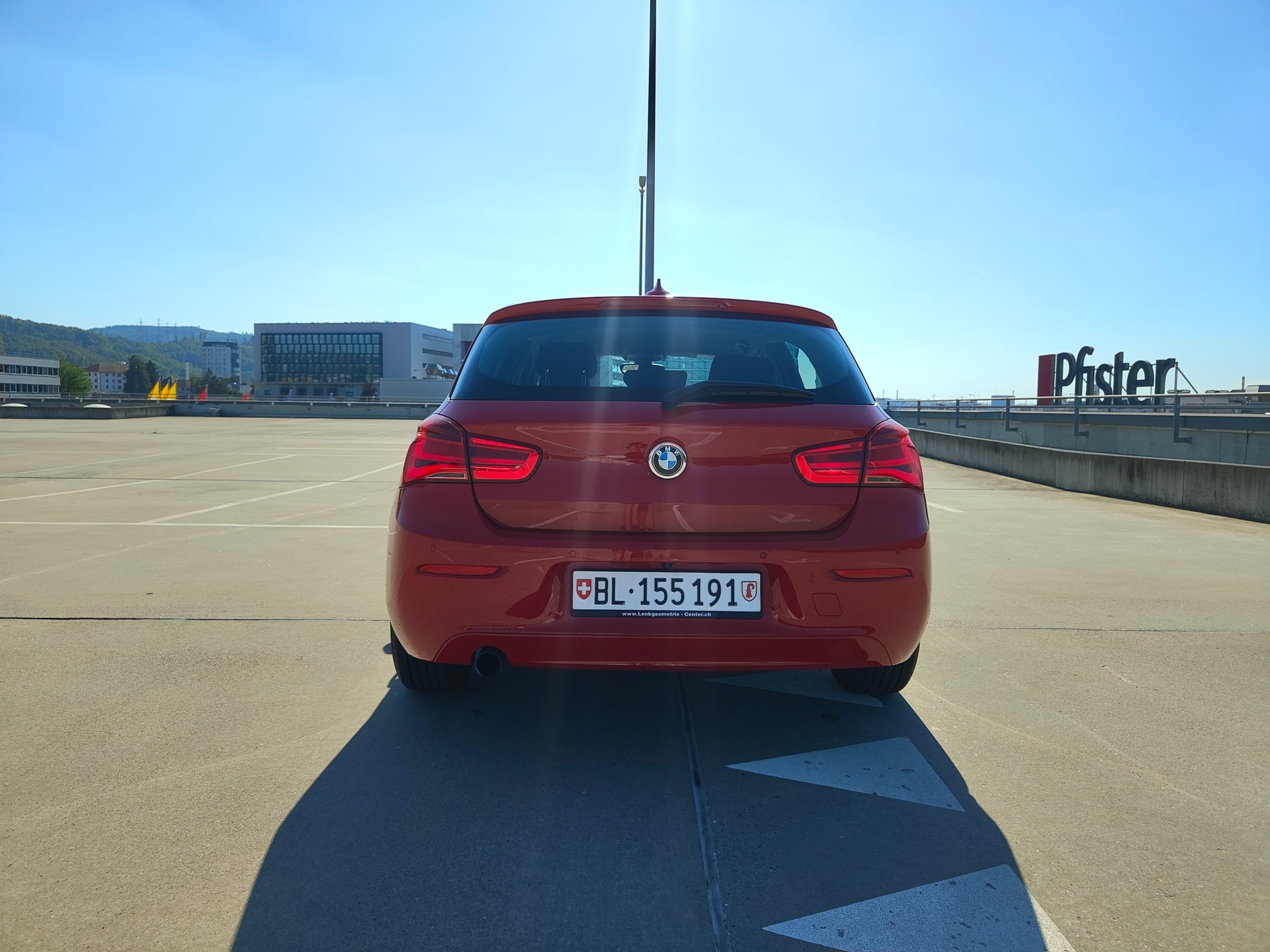 BMW 118i-image-4