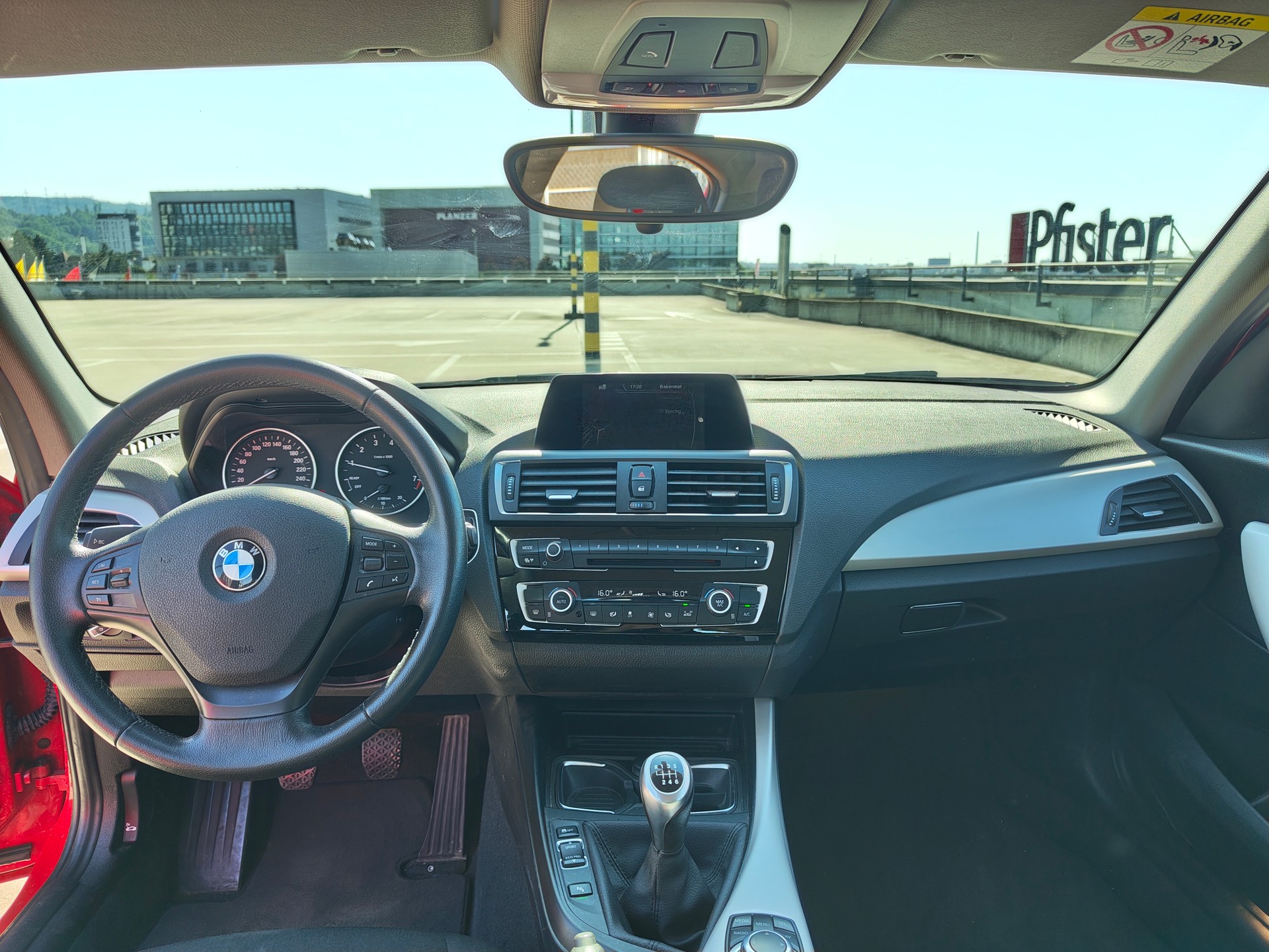 BMW 118i-image-9