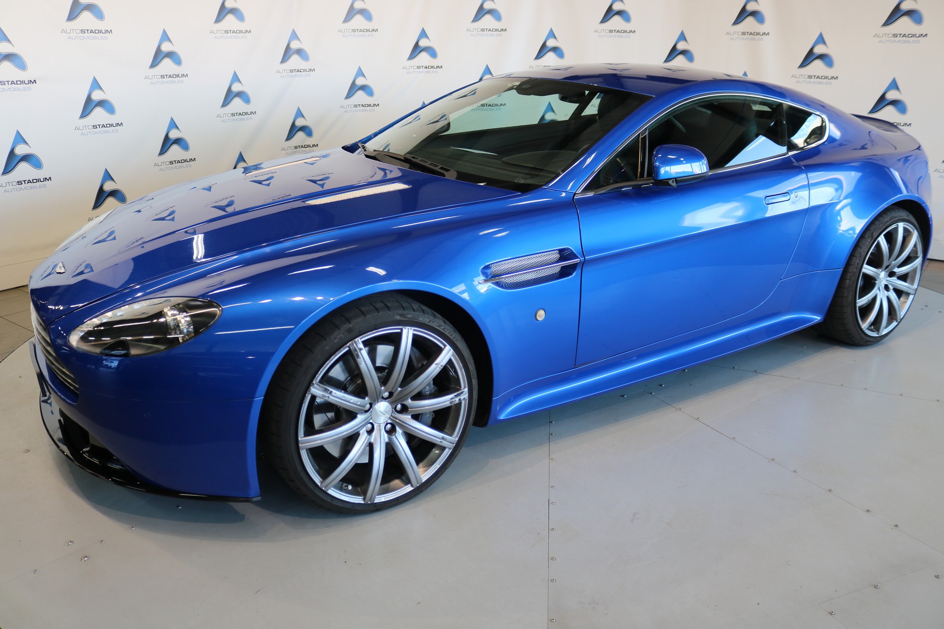 ASTON MARTIN V8 Vantage 4.7 S Sportshift-image-10